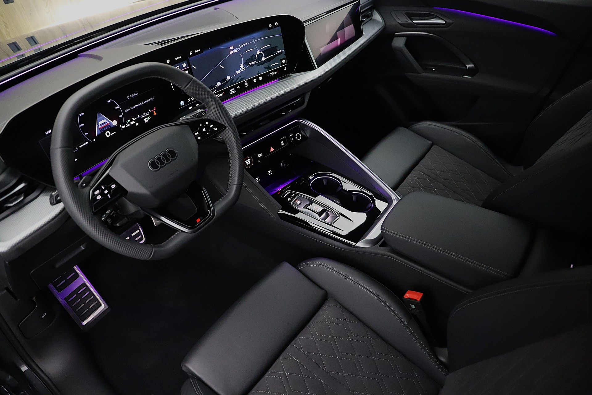 AUDI Q5 Sportback TFSI quattro S-tronic S-Line Interieur + Exterieur Edition One Paket-image-4