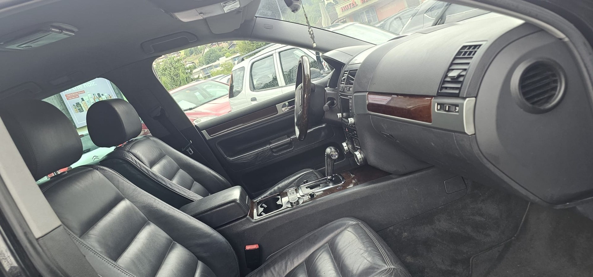 VW Touareg 3.0 TDI-image-10