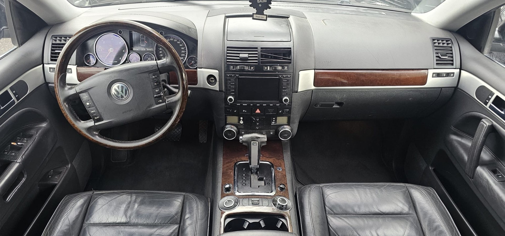 VW Touareg 3.0 TDI-image-11