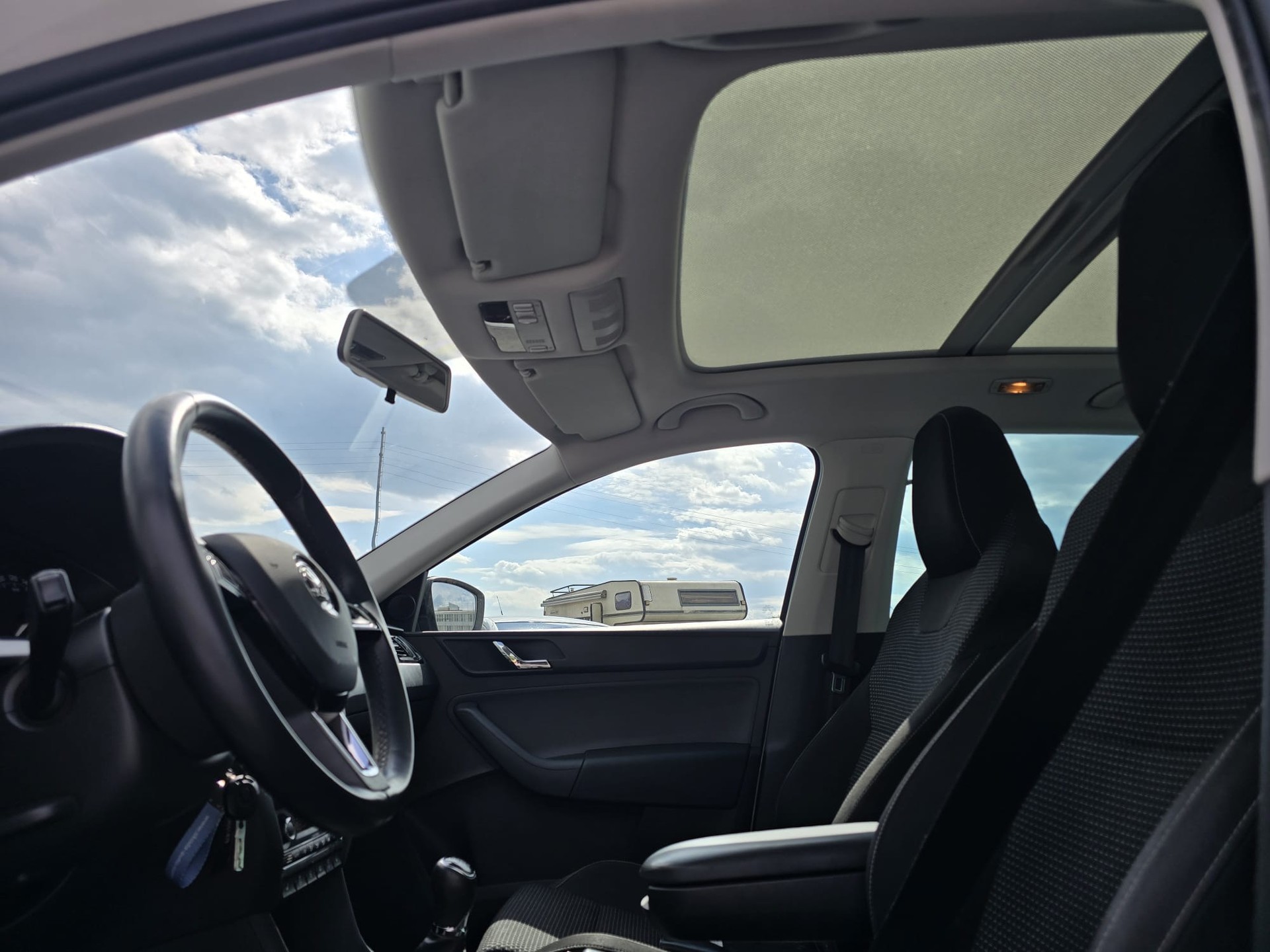 SKODA Rapid Spaceback 1.2 TSI Elegance-image-13