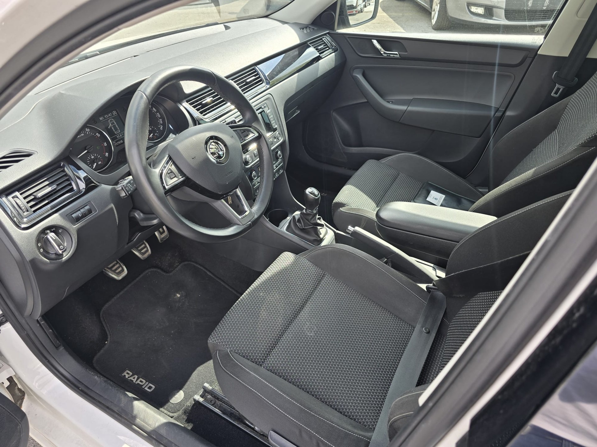 SKODA Rapid Spaceback 1.2 TSI Elegance-image-14