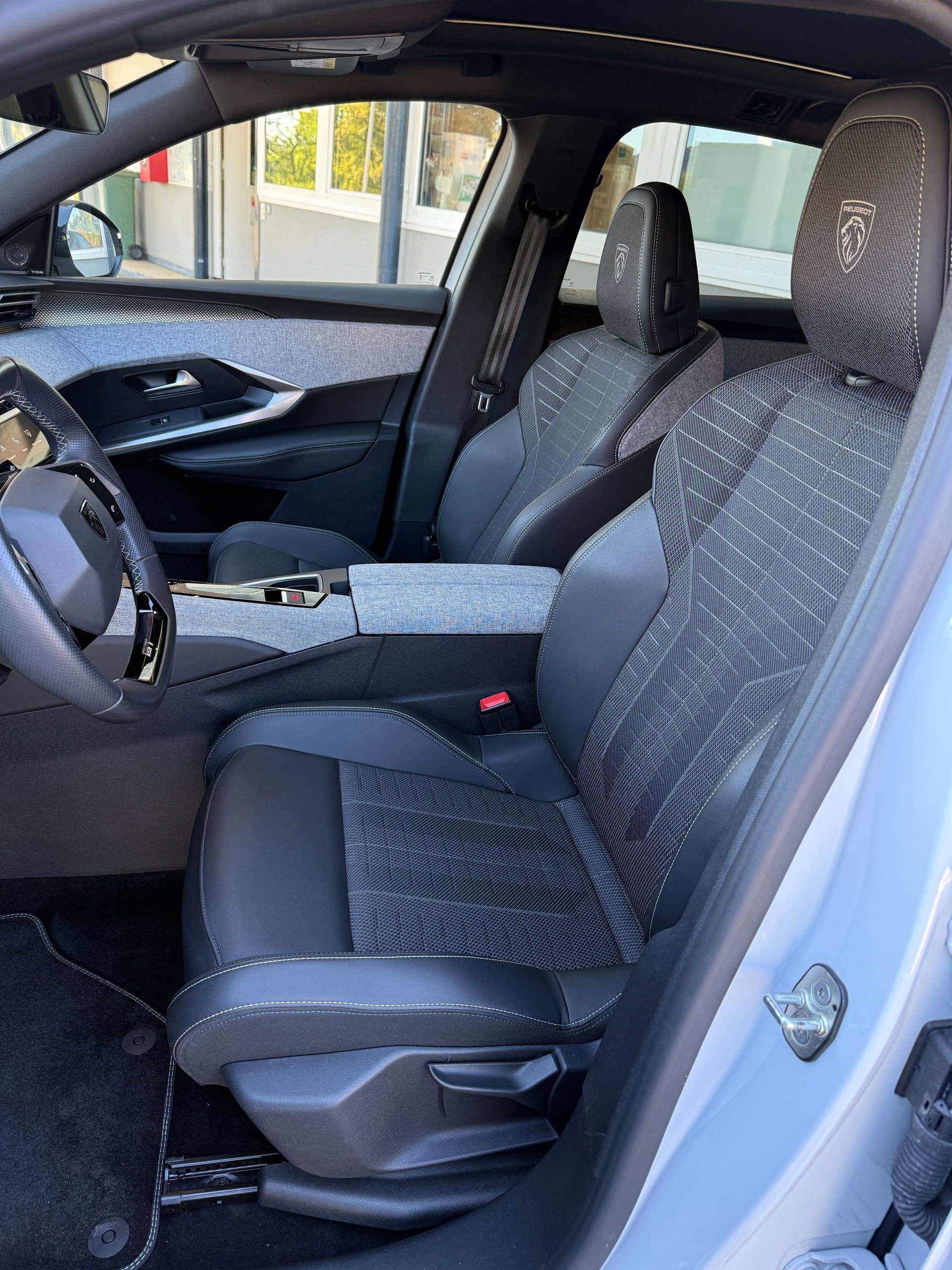 PEUGEOT 3008 145 e-DCS6 Hybrid GT-image-7