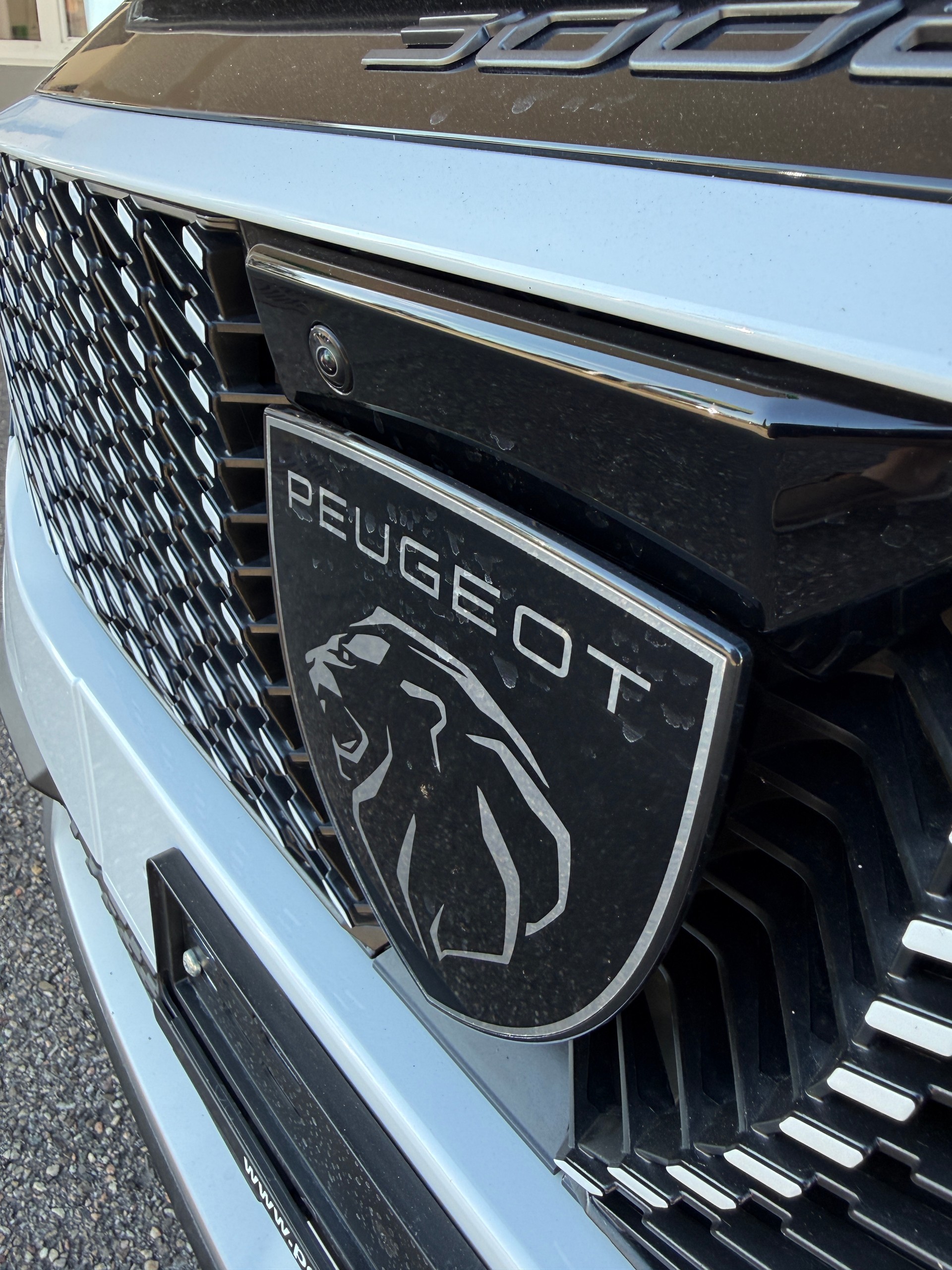 PEUGEOT 3008 145 e-DCS6 Hybrid GT-image-14
