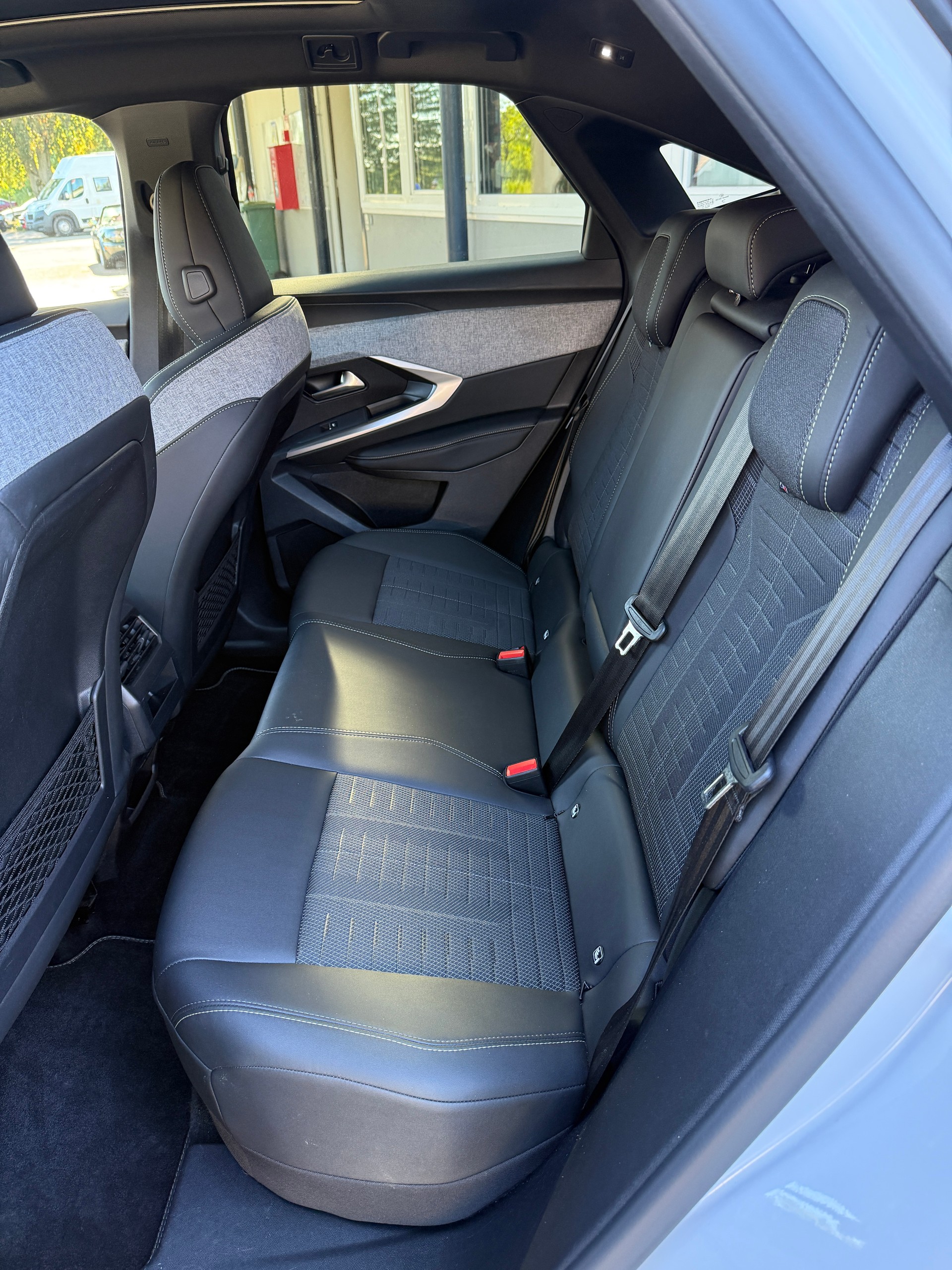 PEUGEOT 3008 145 e-DCS6 Hybrid GT-image-6
