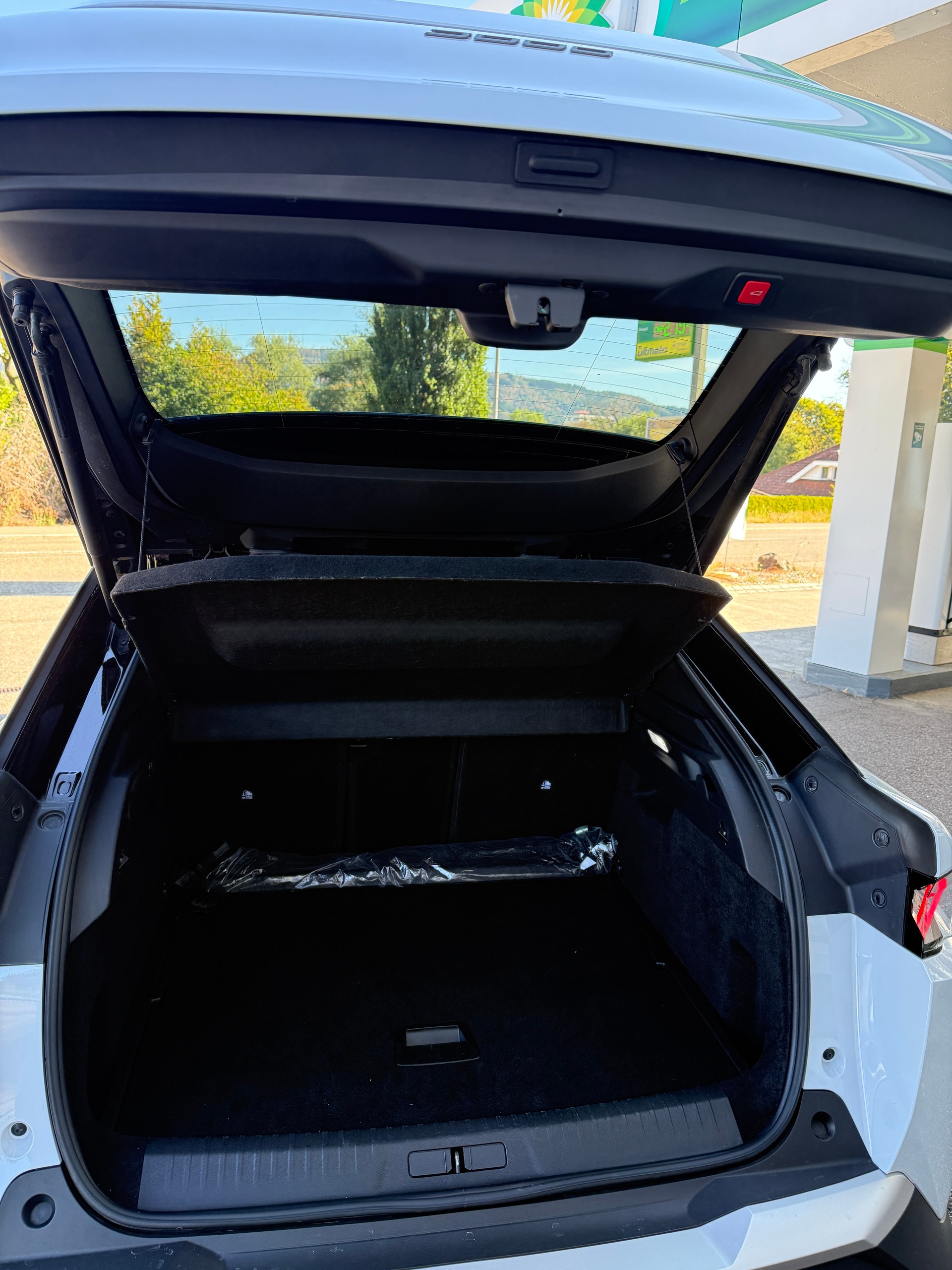 PEUGEOT 3008 145 e-DCS6 Hybrid GT-image-4