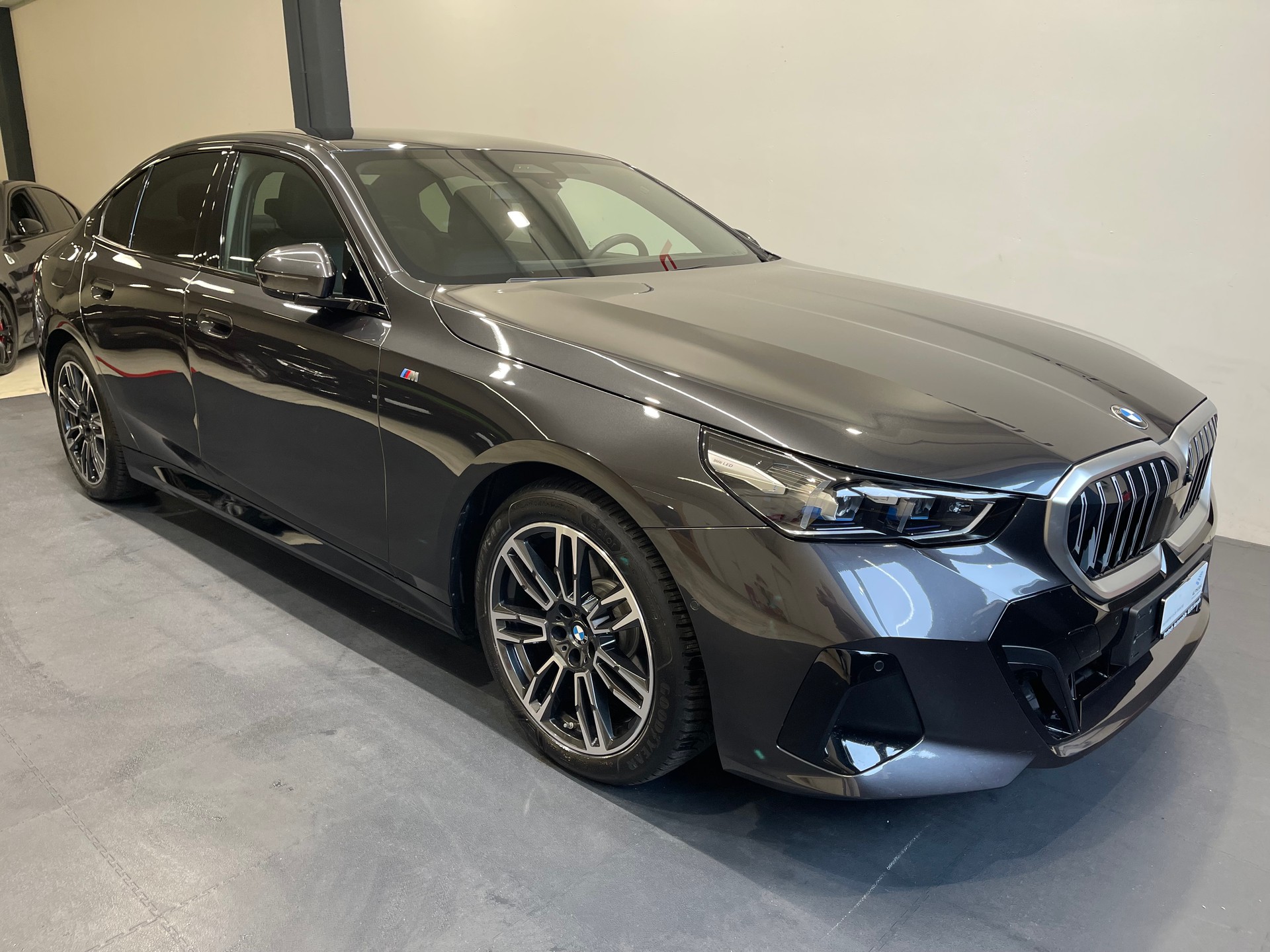 BMW 520i 48V M Sport Steptronic-image-6