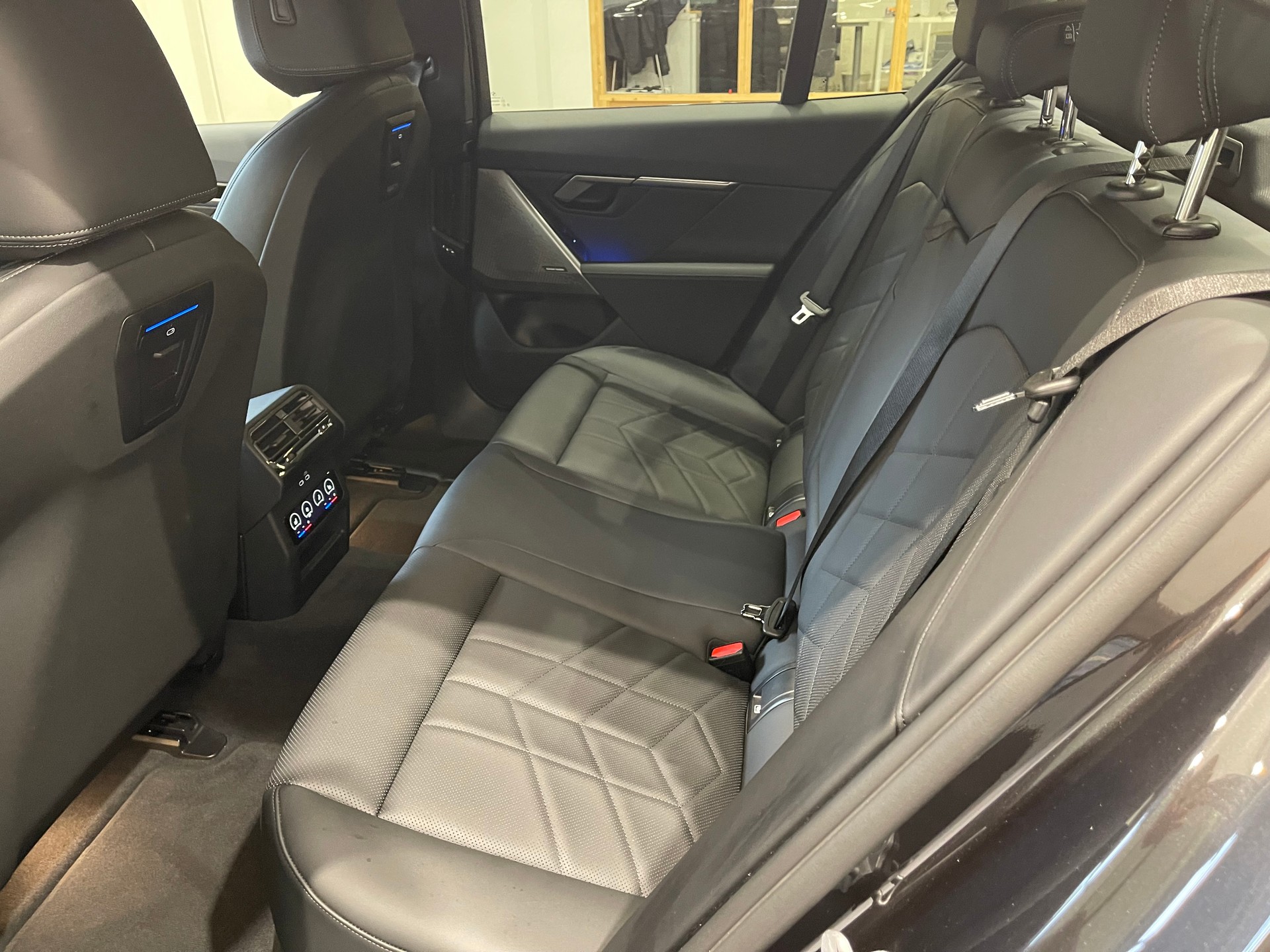 BMW 520i 48V M Sport Steptronic-image-14