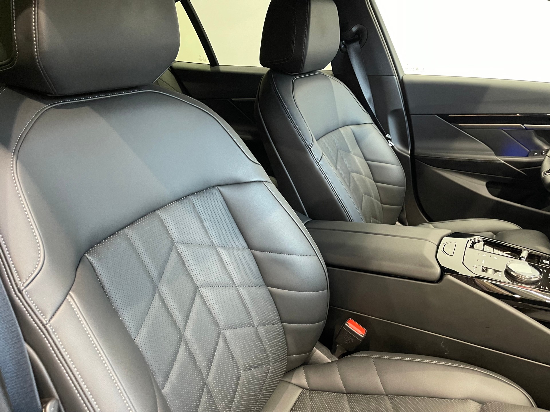 BMW 520i 48V M Sport Steptronic-image-18