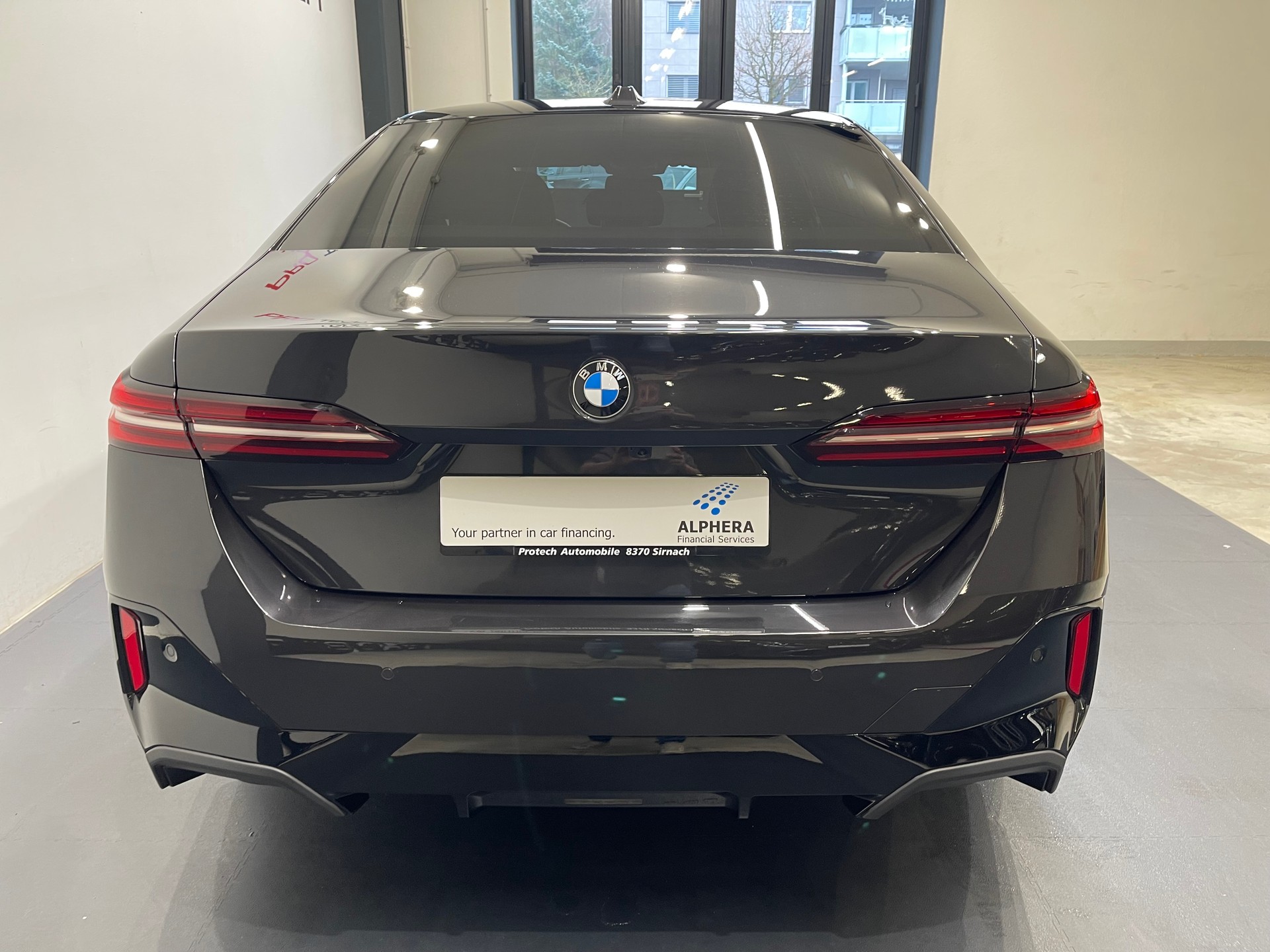 BMW 520i 48V M Sport Steptronic-image-3