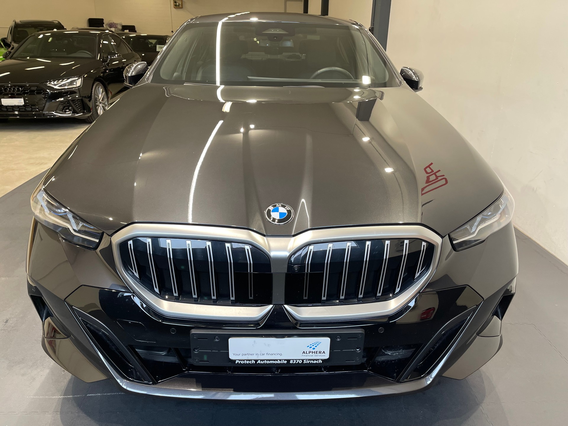 BMW 520i 48V M Sport Steptronic-image-5