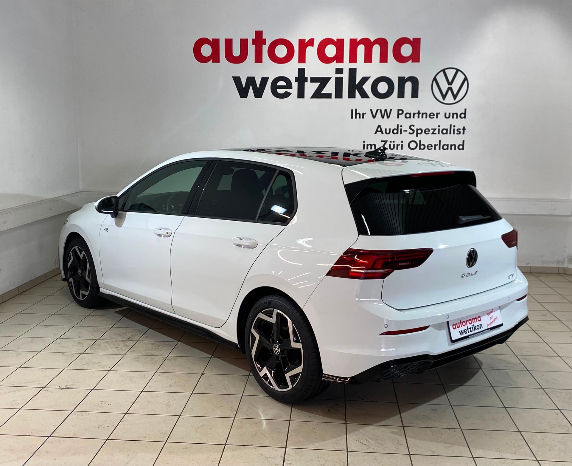 VW Golf 1.5 e TSI mHEV R-Line DSG-image-2