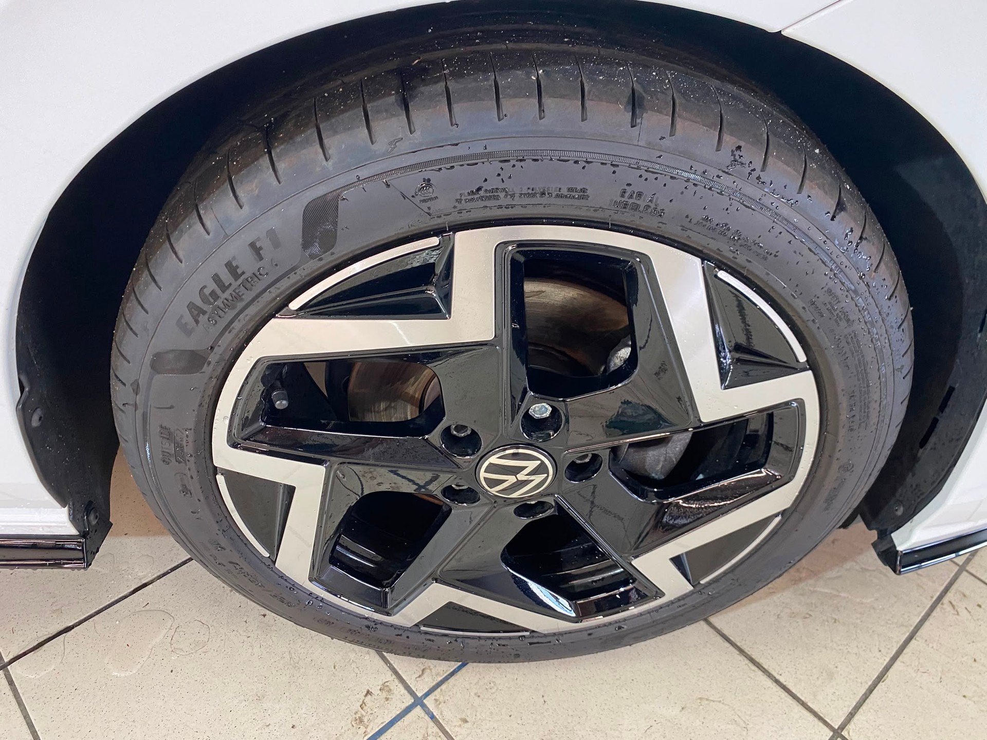 VW Golf 1.5 e TSI mHEV R-Line DSG-image-4