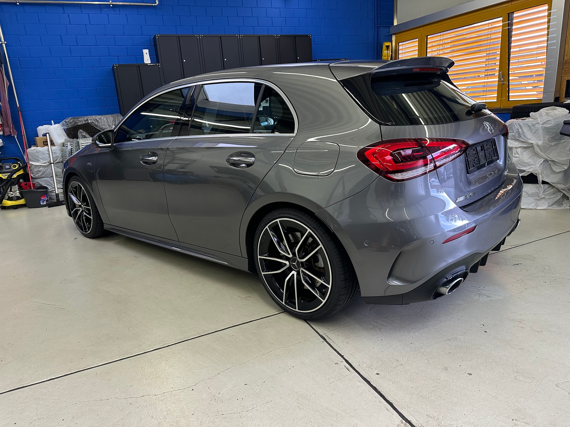 MERCEDES-BENZ A 35 AMG 4Matic Speedshift-image-2