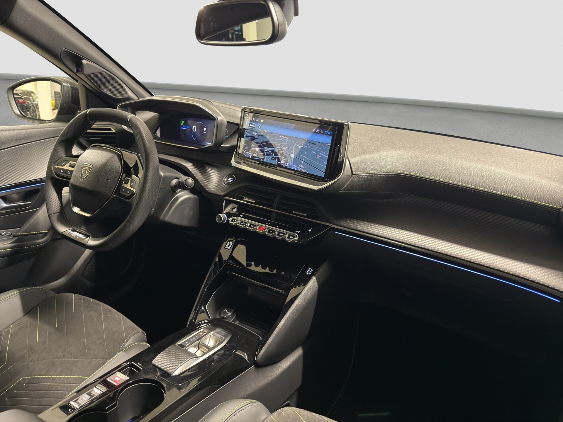 PEUGEOT 208 1.2 Hybrid 145 GT Exclusive-image-13