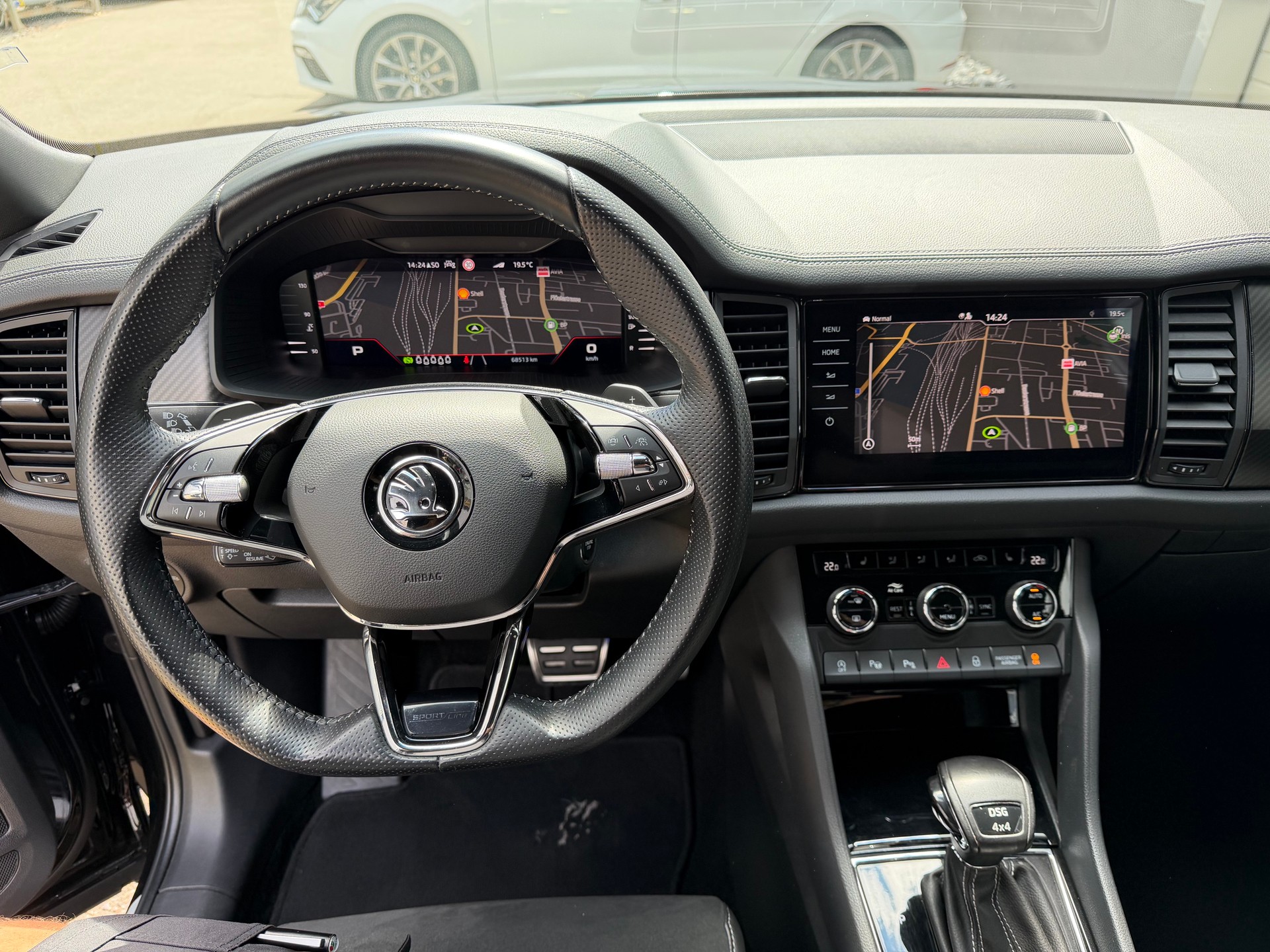 SKODA Kodiaq 2.0 TDI CR SportLine 4x4 DSG-image-11