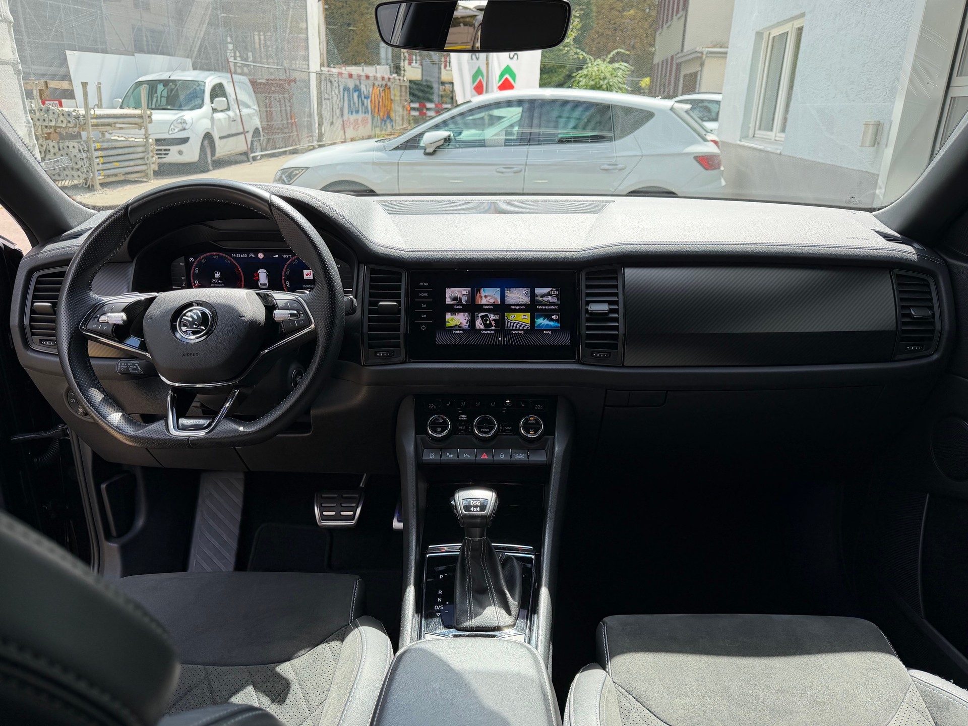 SKODA Kodiaq 2.0 TDI CR SportLine 4x4 DSG-image-14