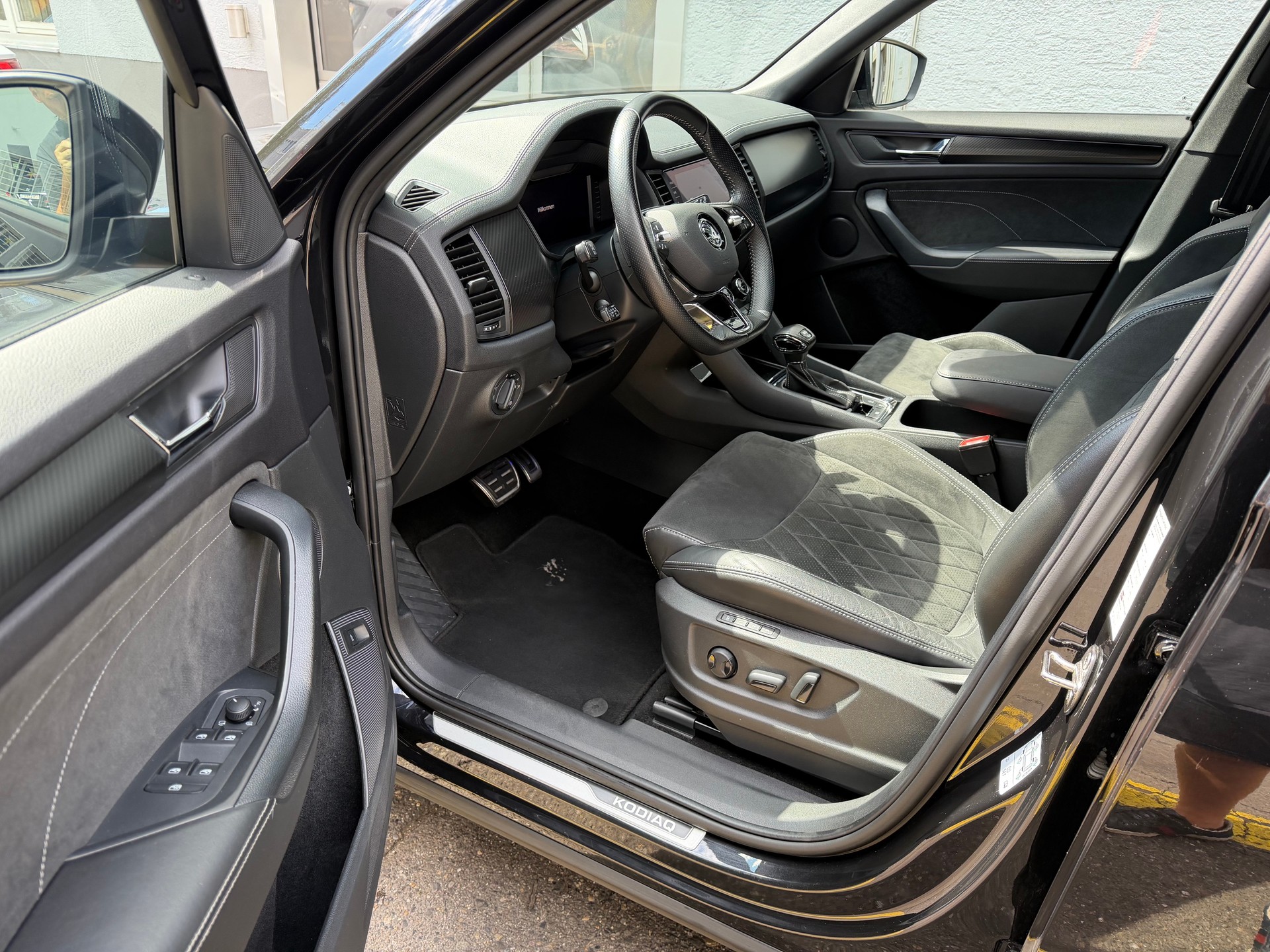 SKODA Kodiaq 2.0 TDI CR SportLine 4x4 DSG-image-7
