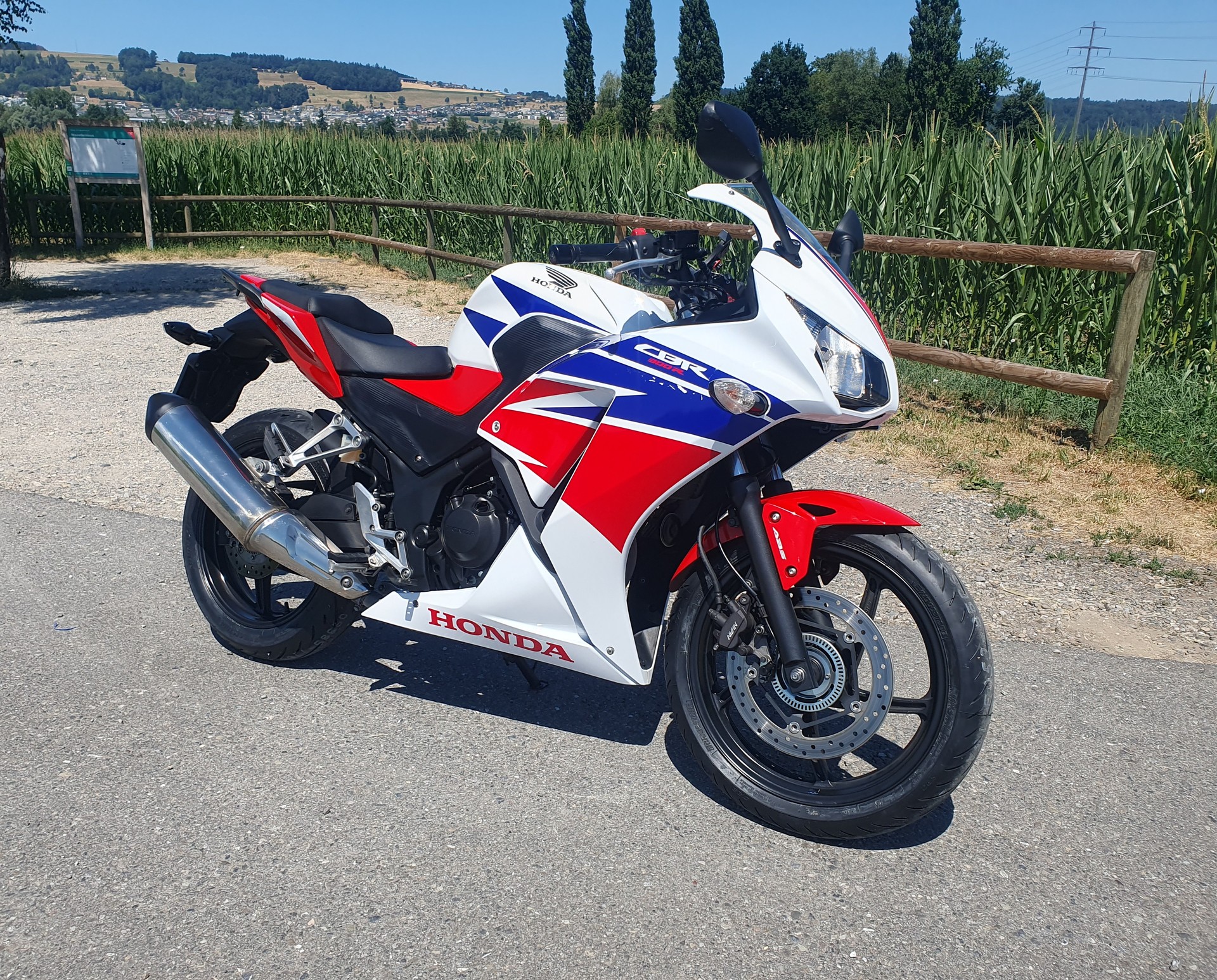HONDA CBR 300 R