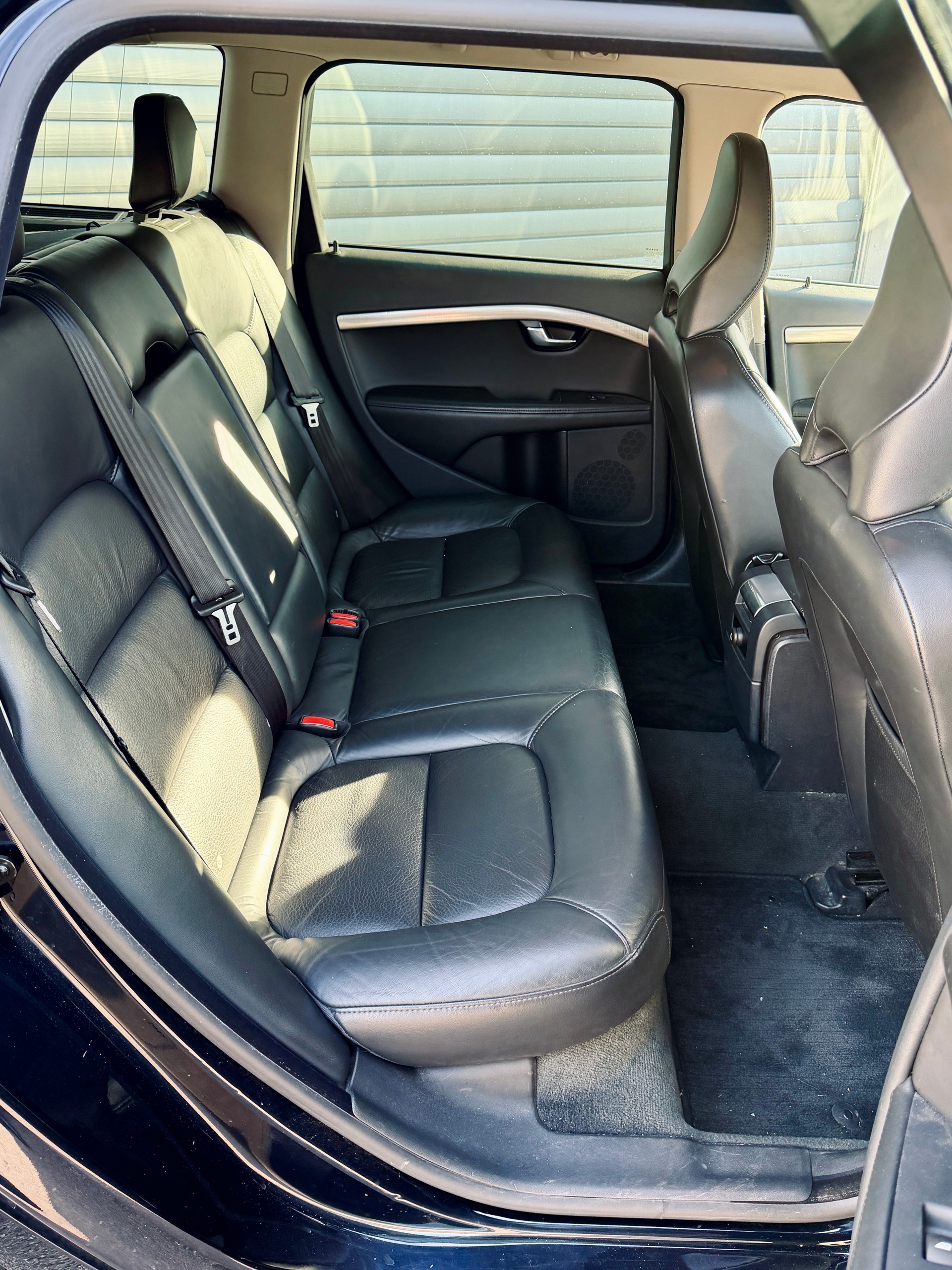VOLVO V70 2.0T Summum Powershift-image-14