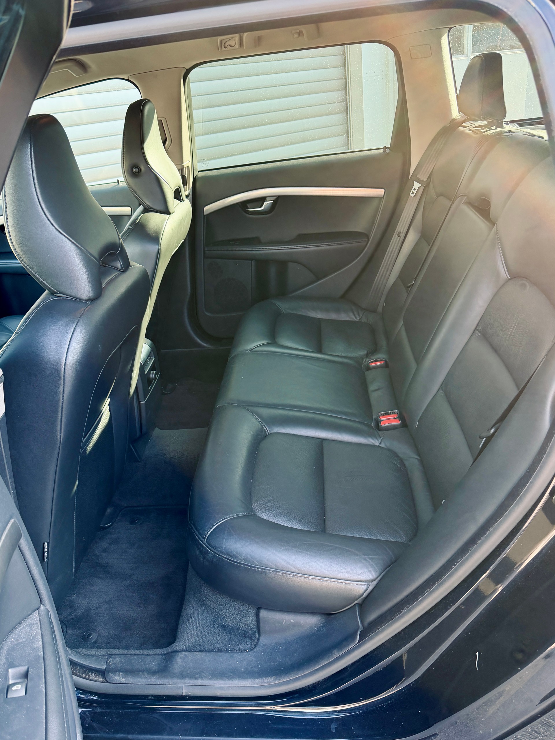 VOLVO V70 2.0T Summum Powershift-image-13