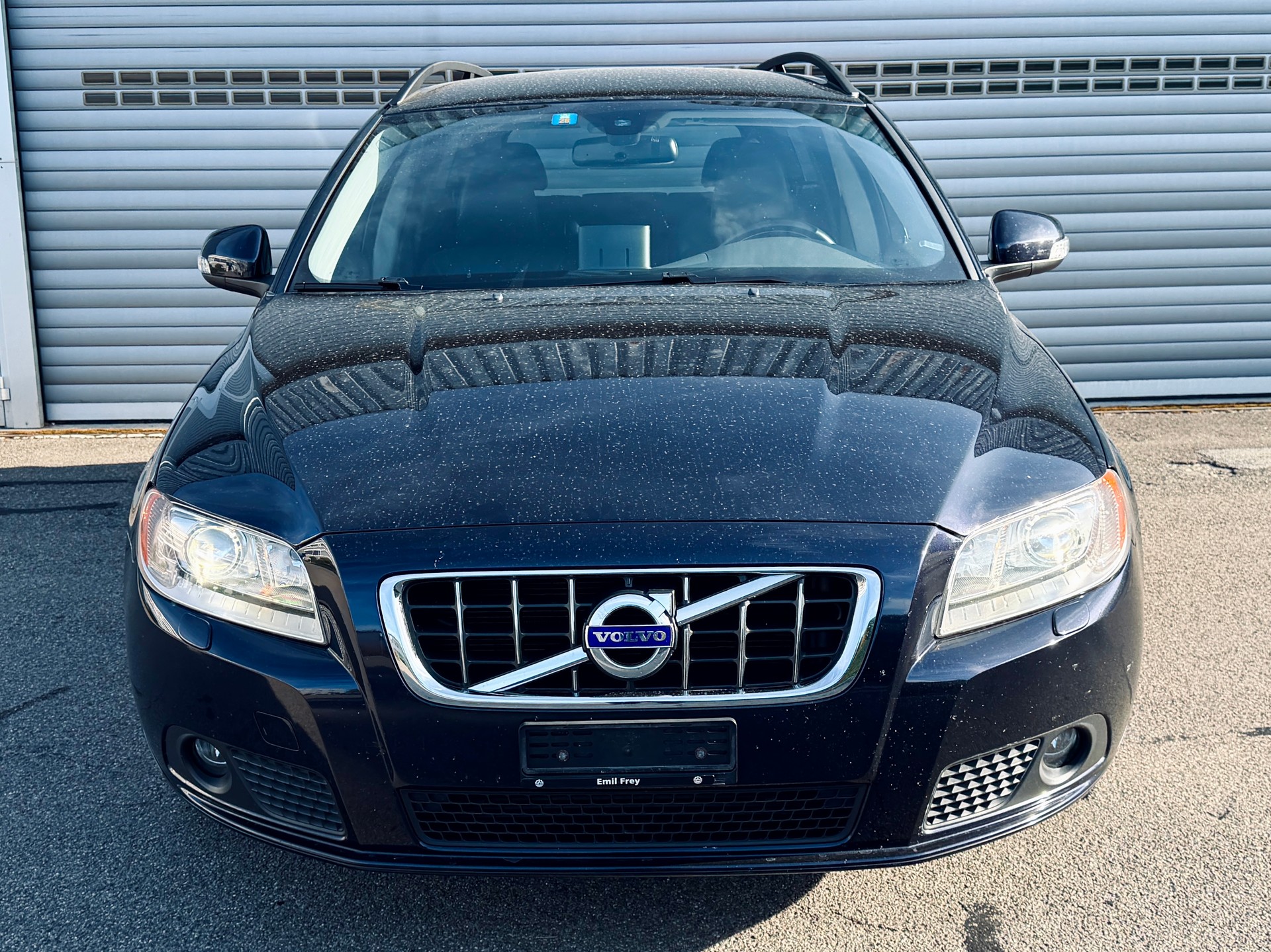VOLVO V70 2.0T Summum Powershift-image-1