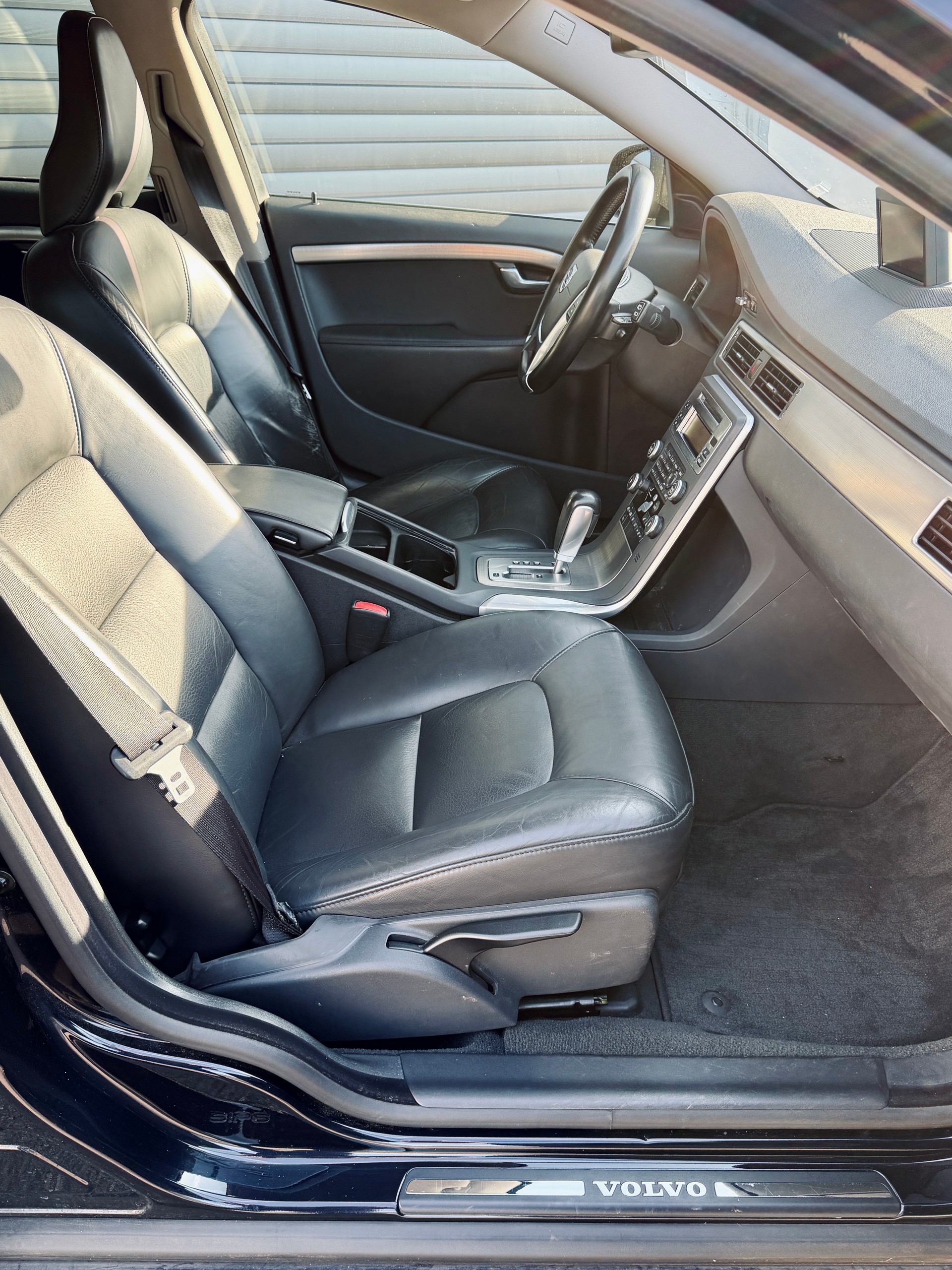 VOLVO V70 2.0T Summum Powershift-image-9