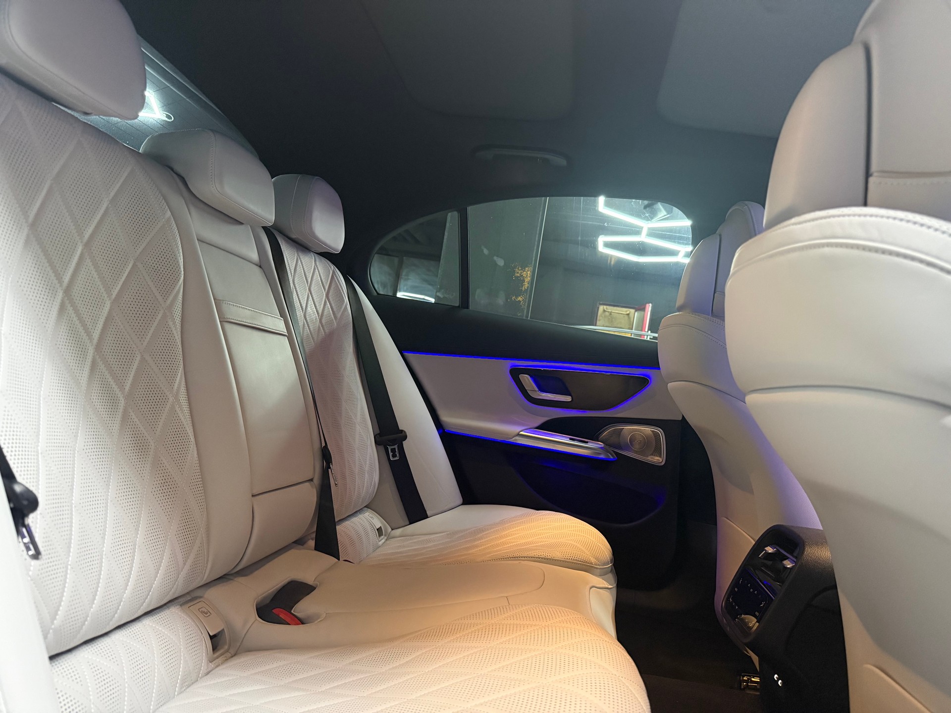 MERCEDES-BENZ E 450 d 4Matic 9G-Tronic-image-9