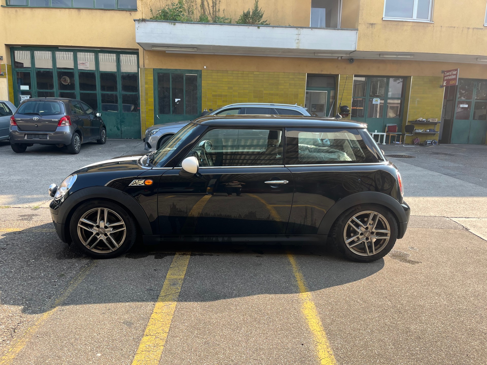 MINI One-image-2