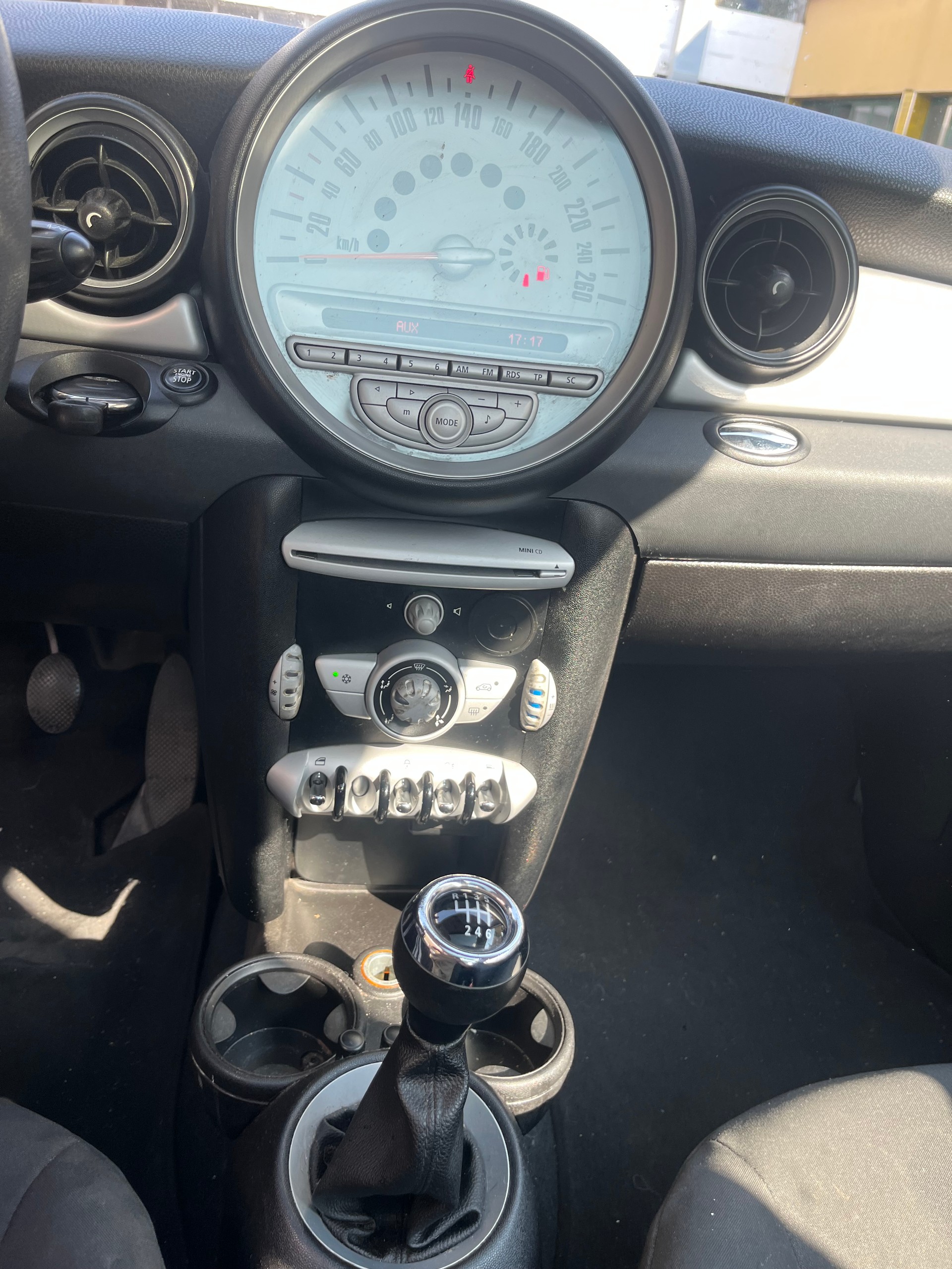 MINI One-image-8