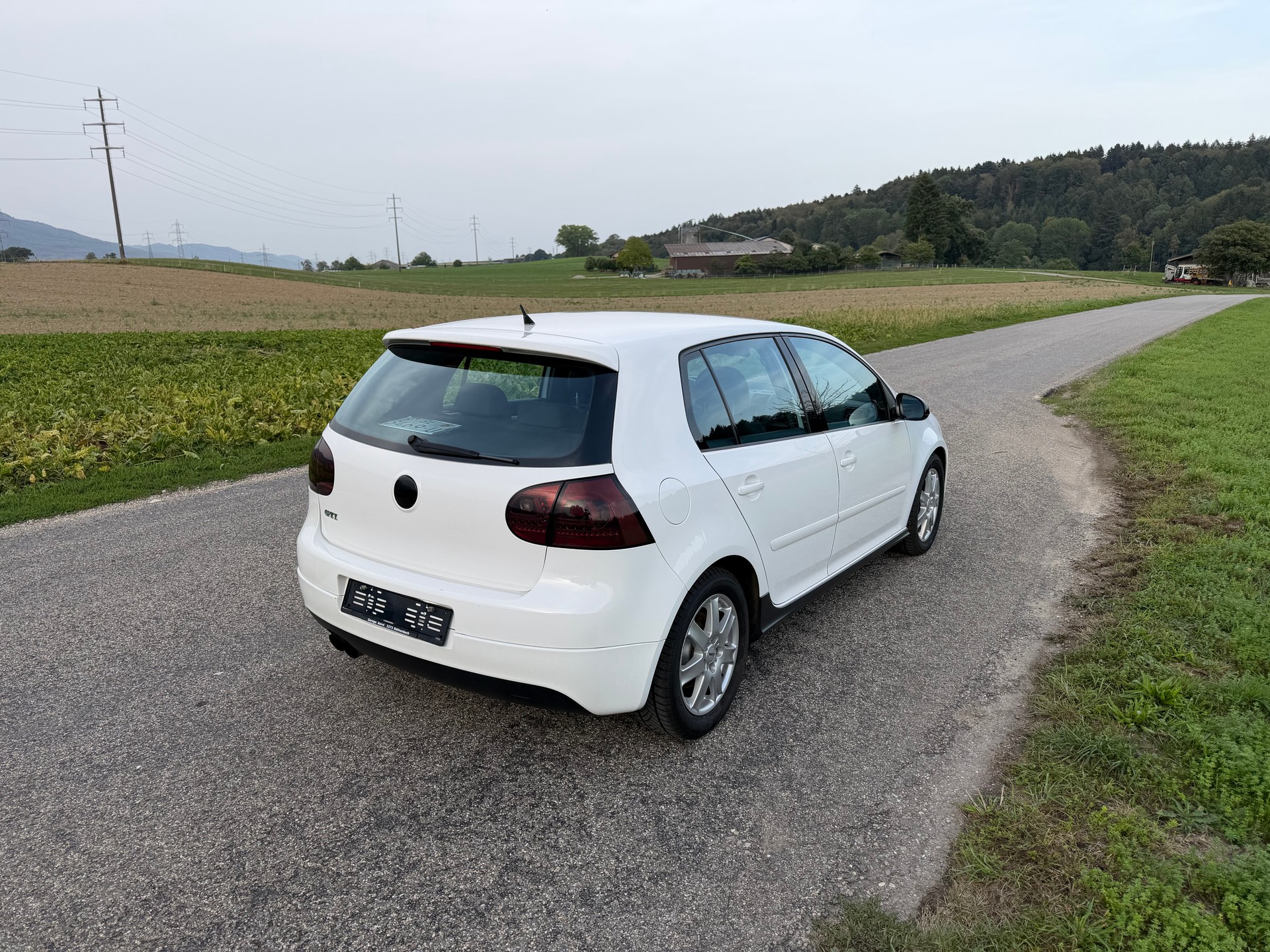 VW Golf 2.0 TFSI GTI-image-2