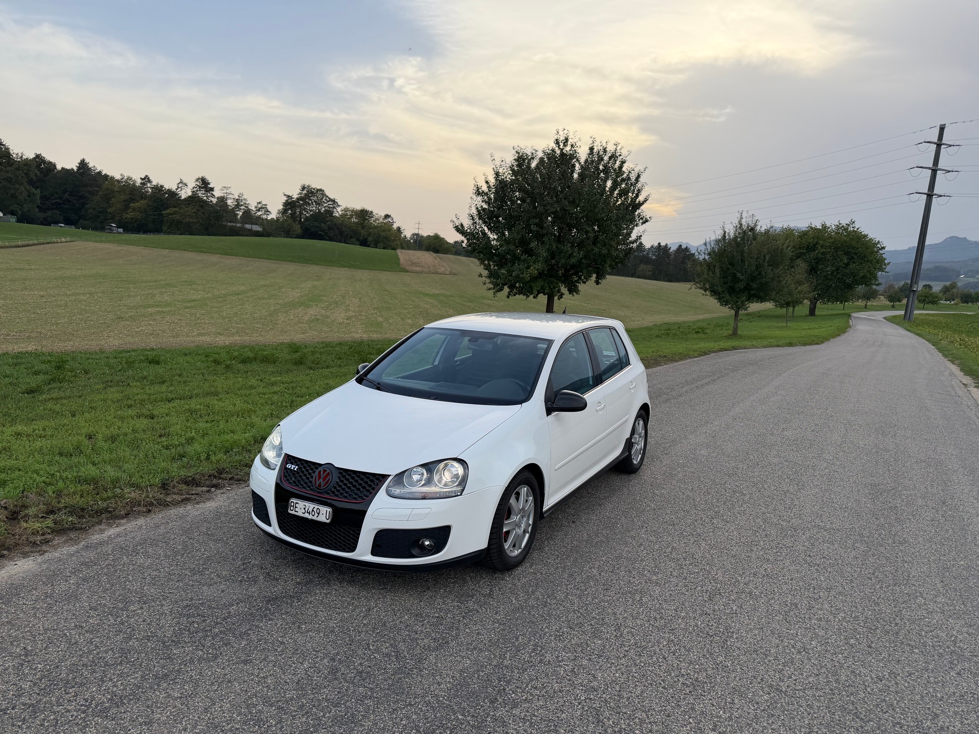 VW Golf 2.0 TFSI GTI-image-0