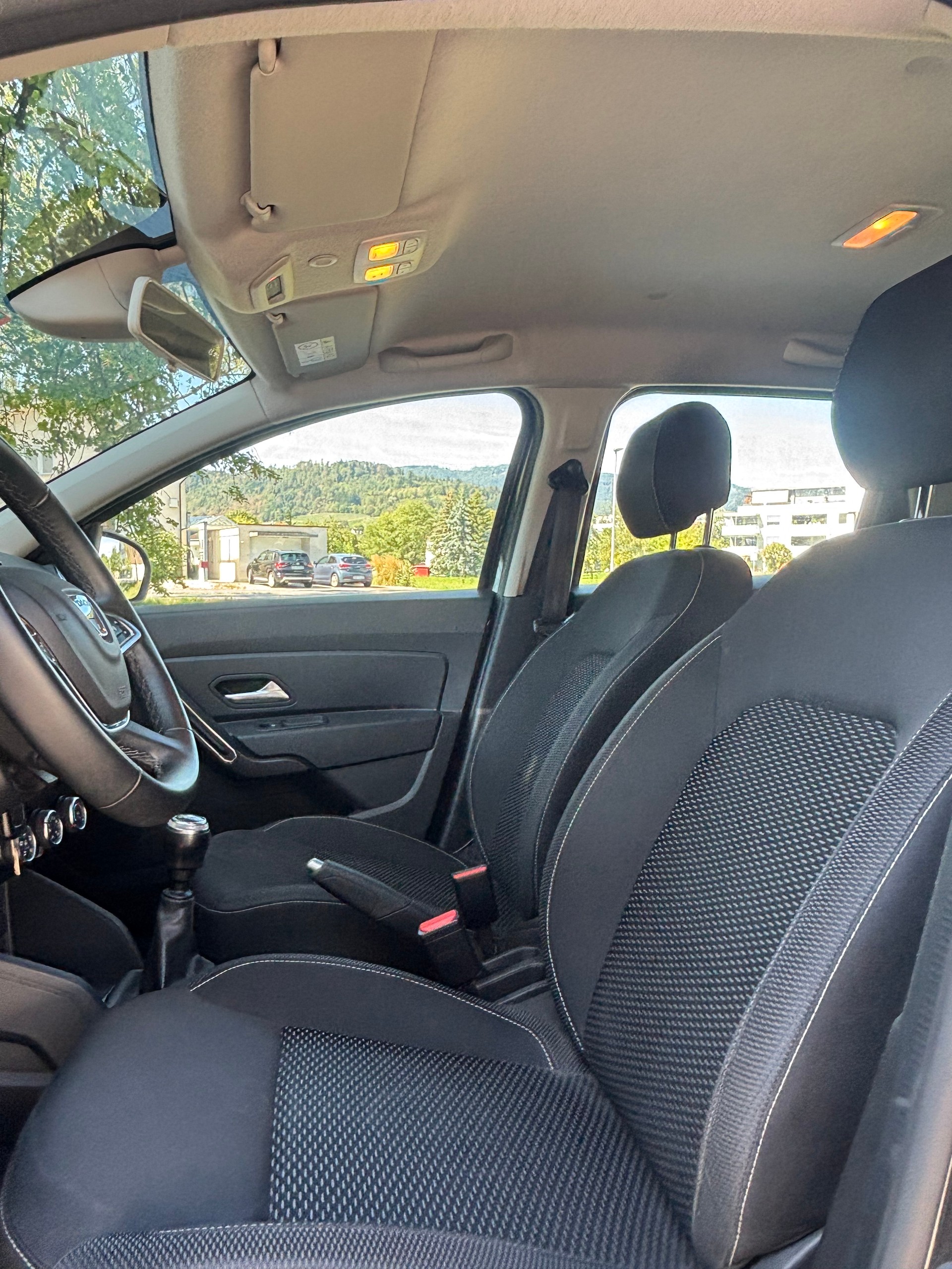 DACIA Duster SCe 115 Comfort 4x4-image-15