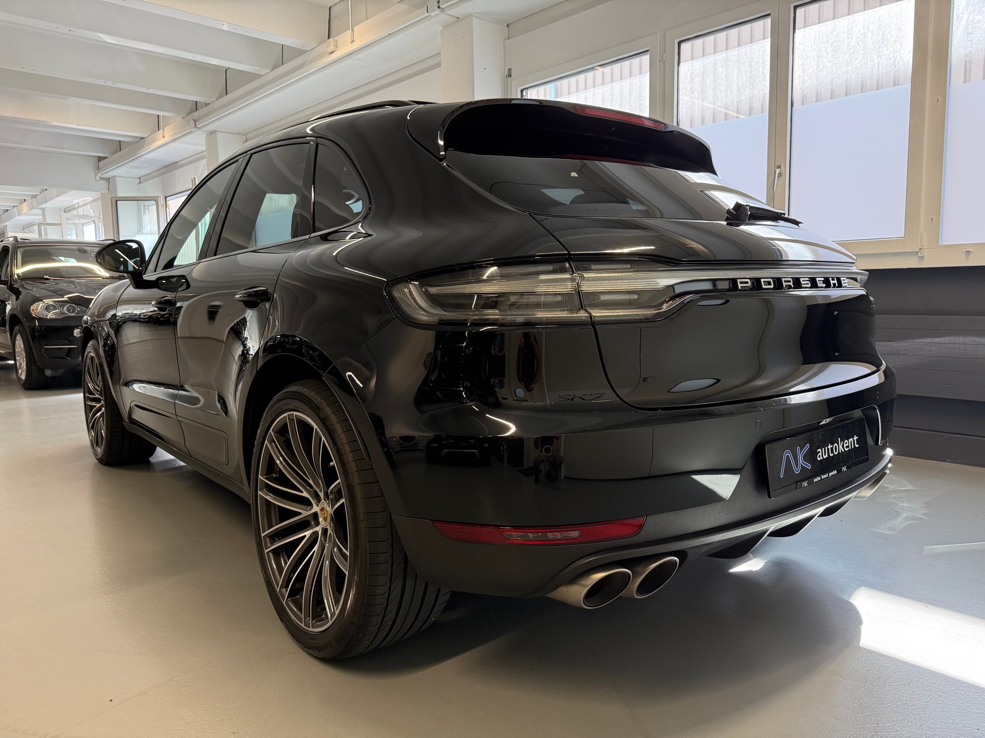 PORSCHE Macan S PDK-image-3