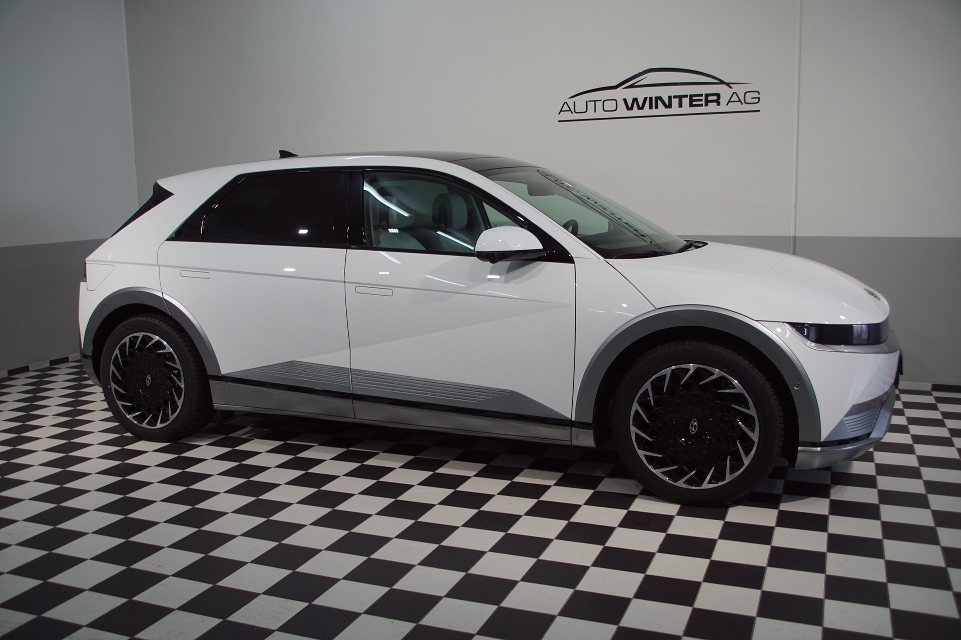 HYUNDAI Ioniq 5 77kWh Vertex 4WD ++SWISS++-image-3