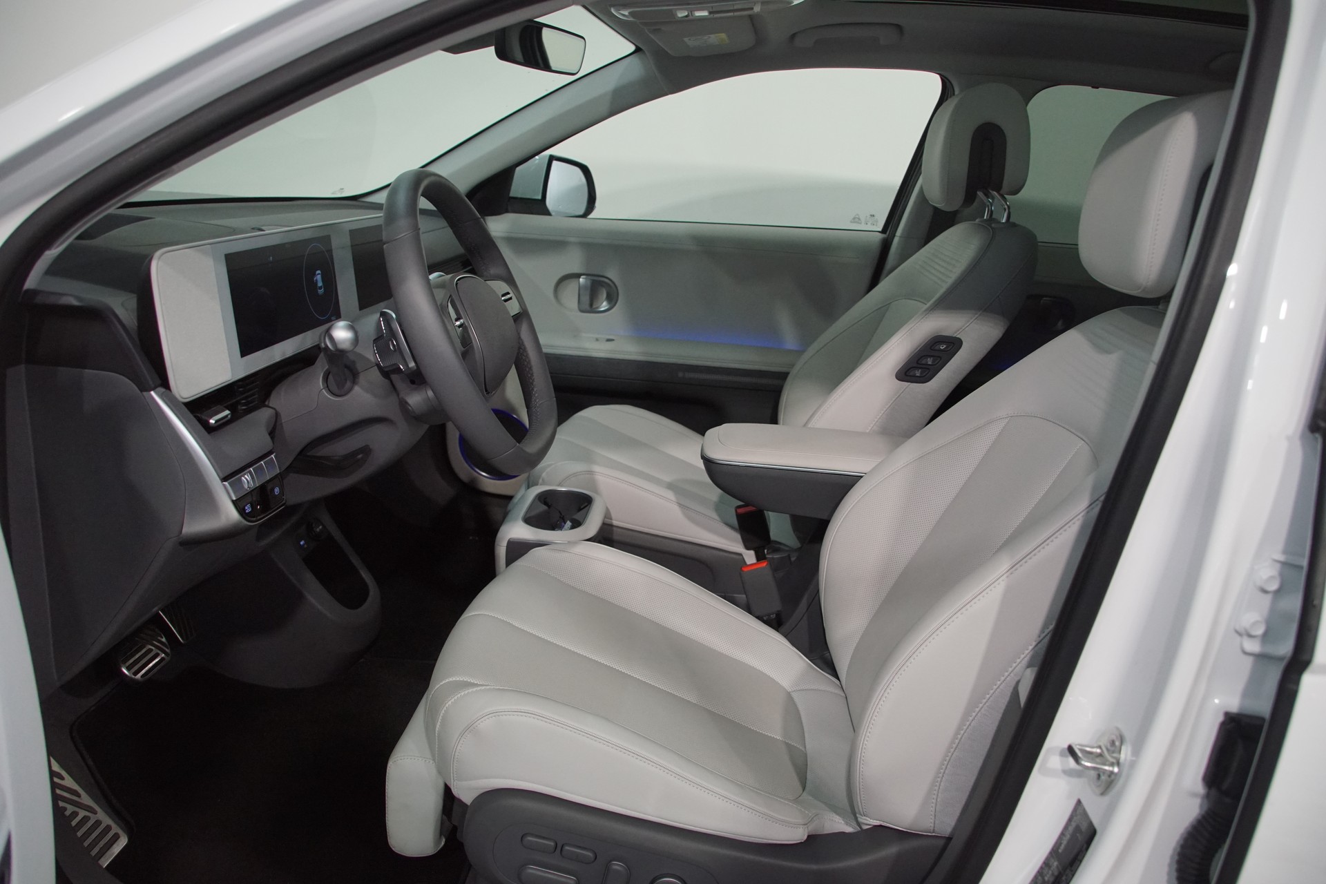 HYUNDAI Ioniq 5 77kWh Vertex 4WD ++SWISS++-image-13
