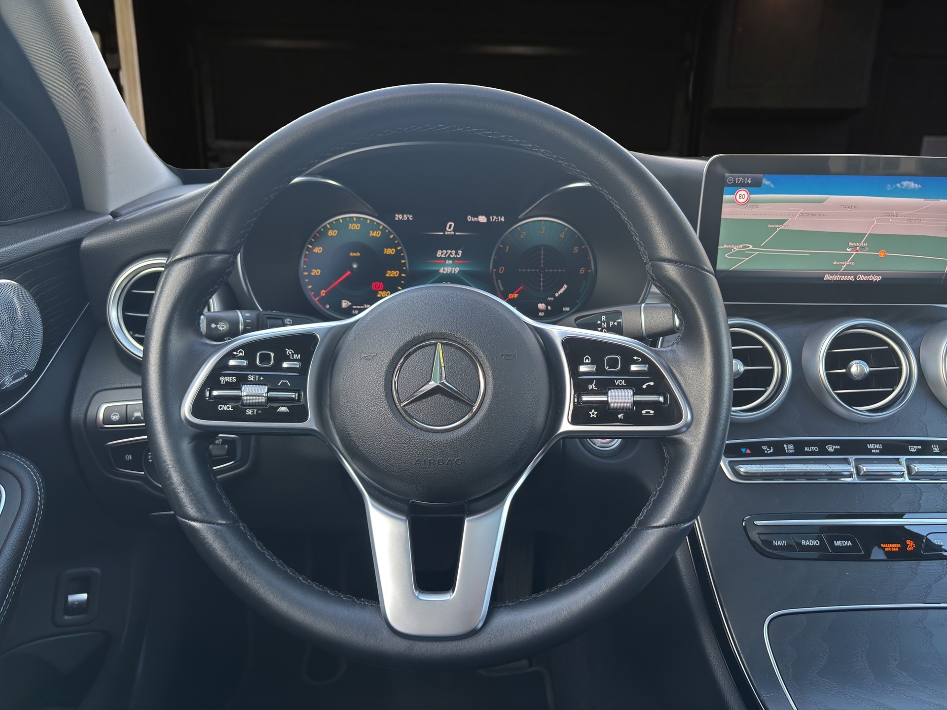 MERCEDES-BENZ C 300 de AMG Line Kombi-image-12