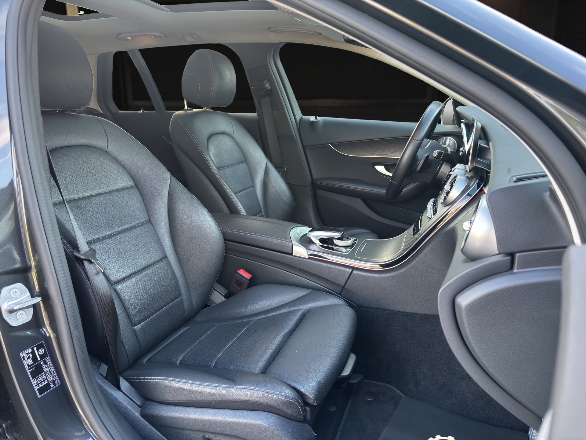 MERCEDES-BENZ C 300 de AMG Line Kombi-image-9