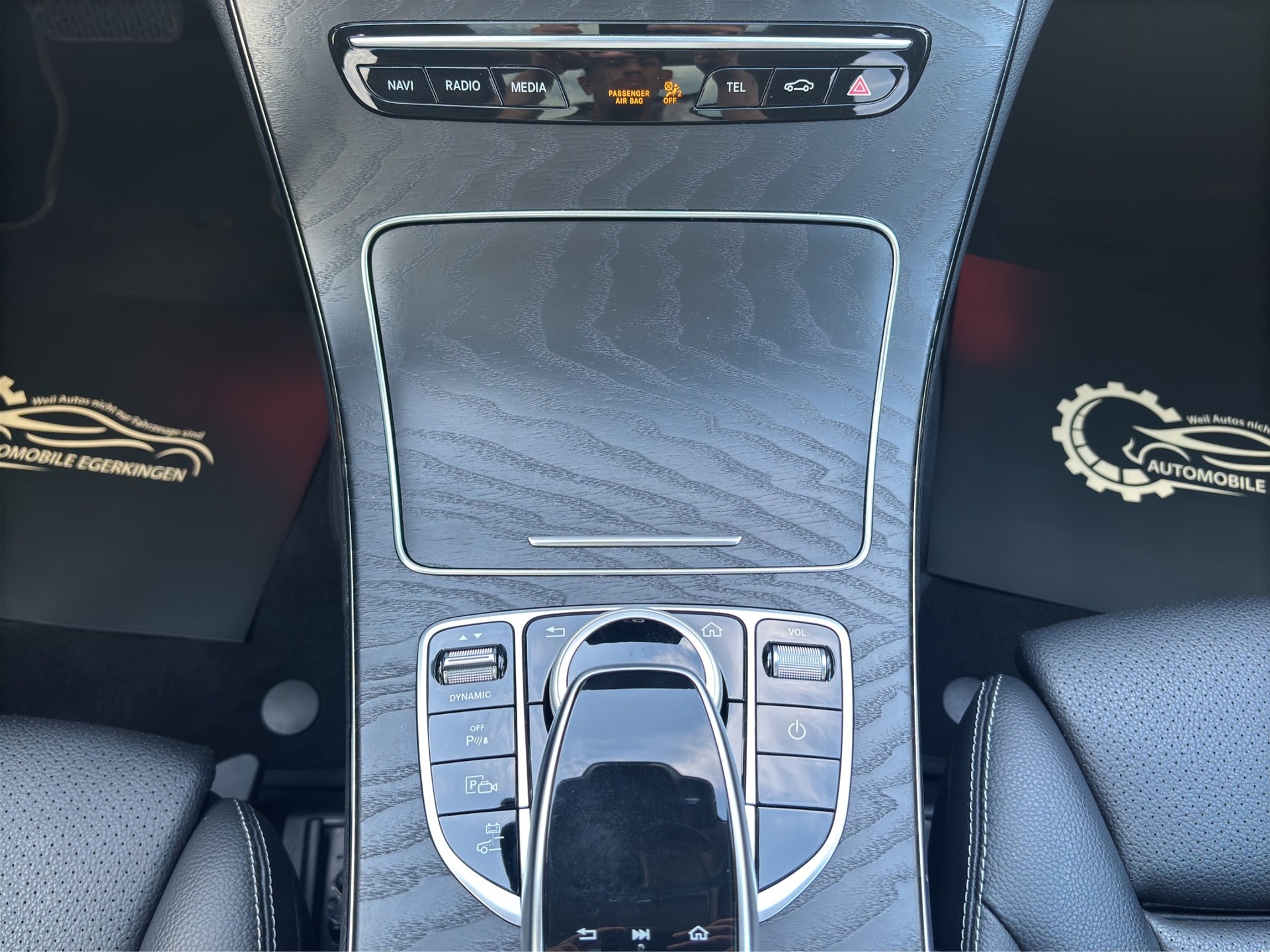 MERCEDES-BENZ C 300 de AMG Line Kombi-image-17