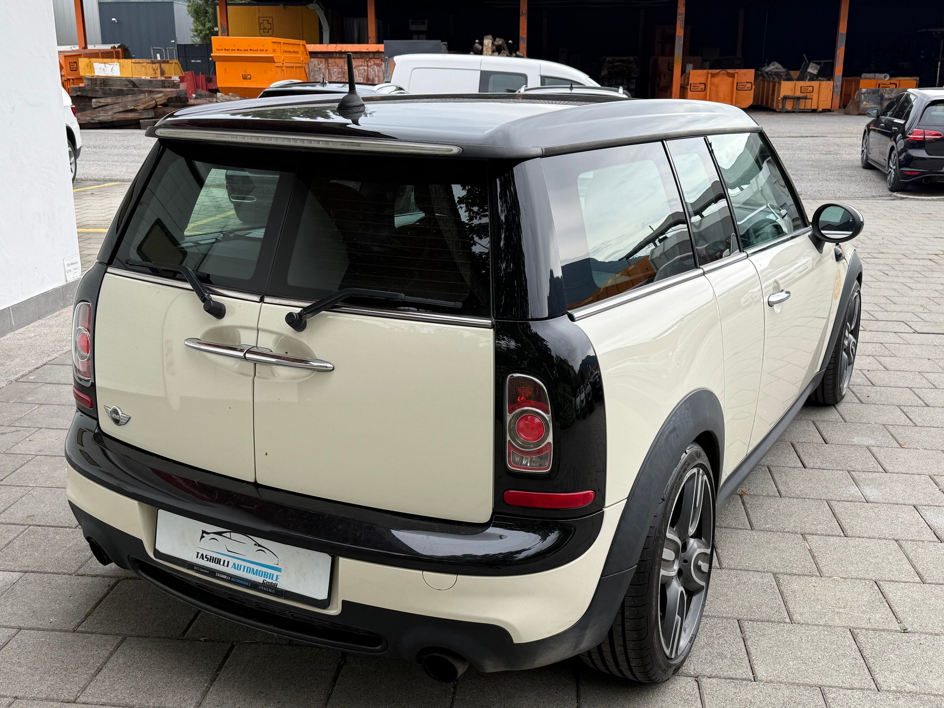 MINI Mini Cooper Clubman JCW-image-8