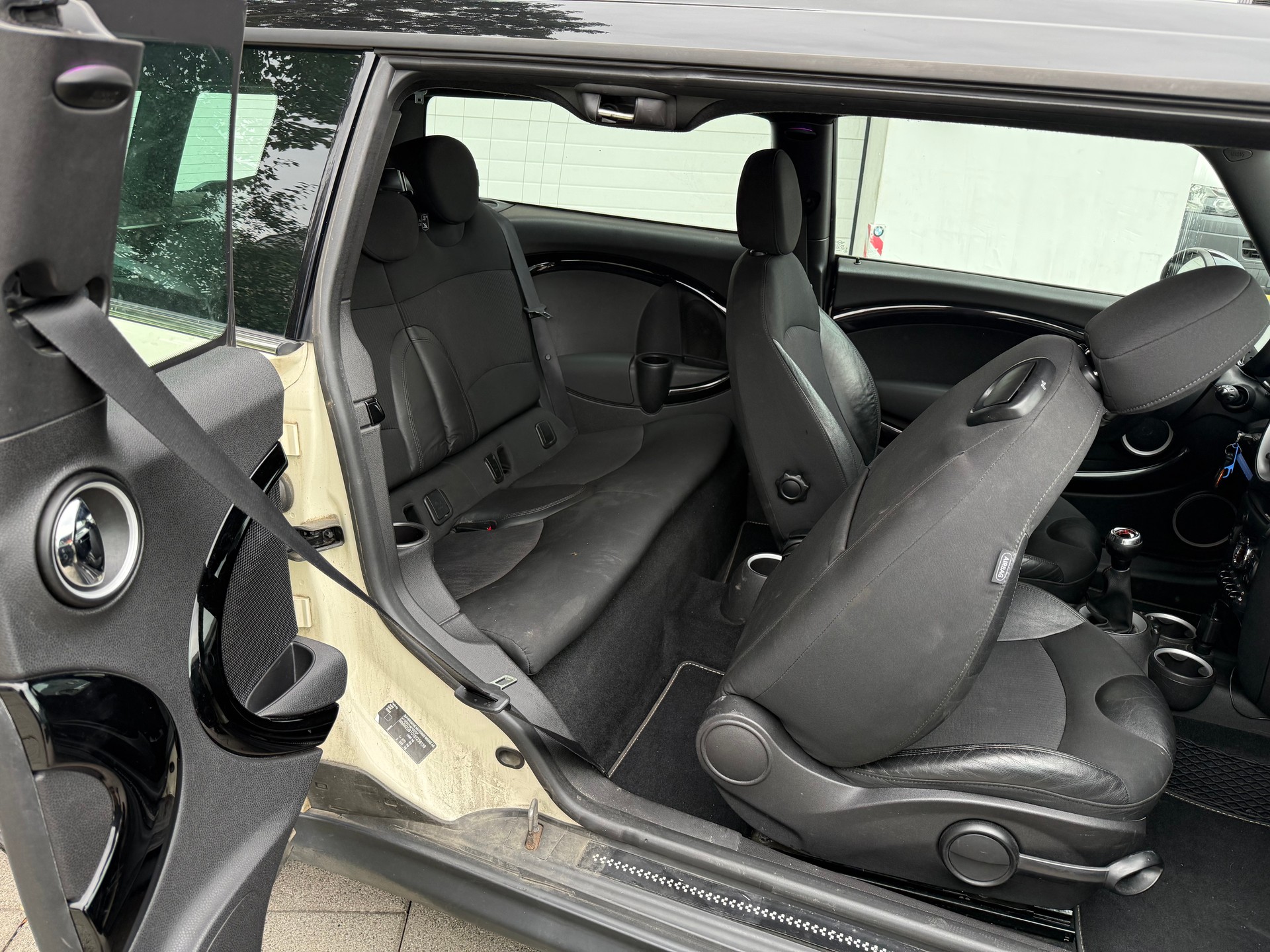 MINI Mini Cooper Clubman JCW-image-14