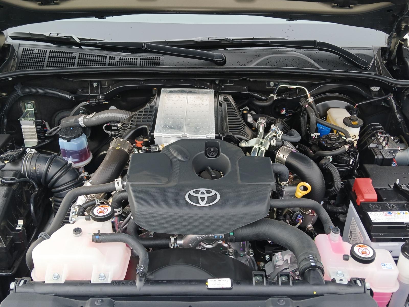 TOYOTA Hilux Double Cab.-Pick-up 2.8 D-4D MHEV 204 Style-image-11
