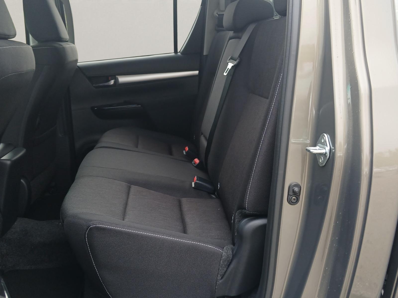 TOYOTA Hilux Double Cab.-Pick-up 2.8 D-4D MHEV 204 Style-image-9
