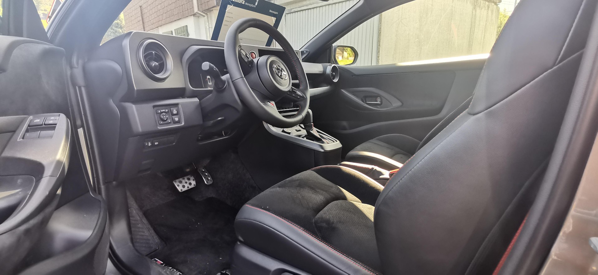 TOYOTA GR Yaris 1.6 Turbo Sport 4x4-image-5