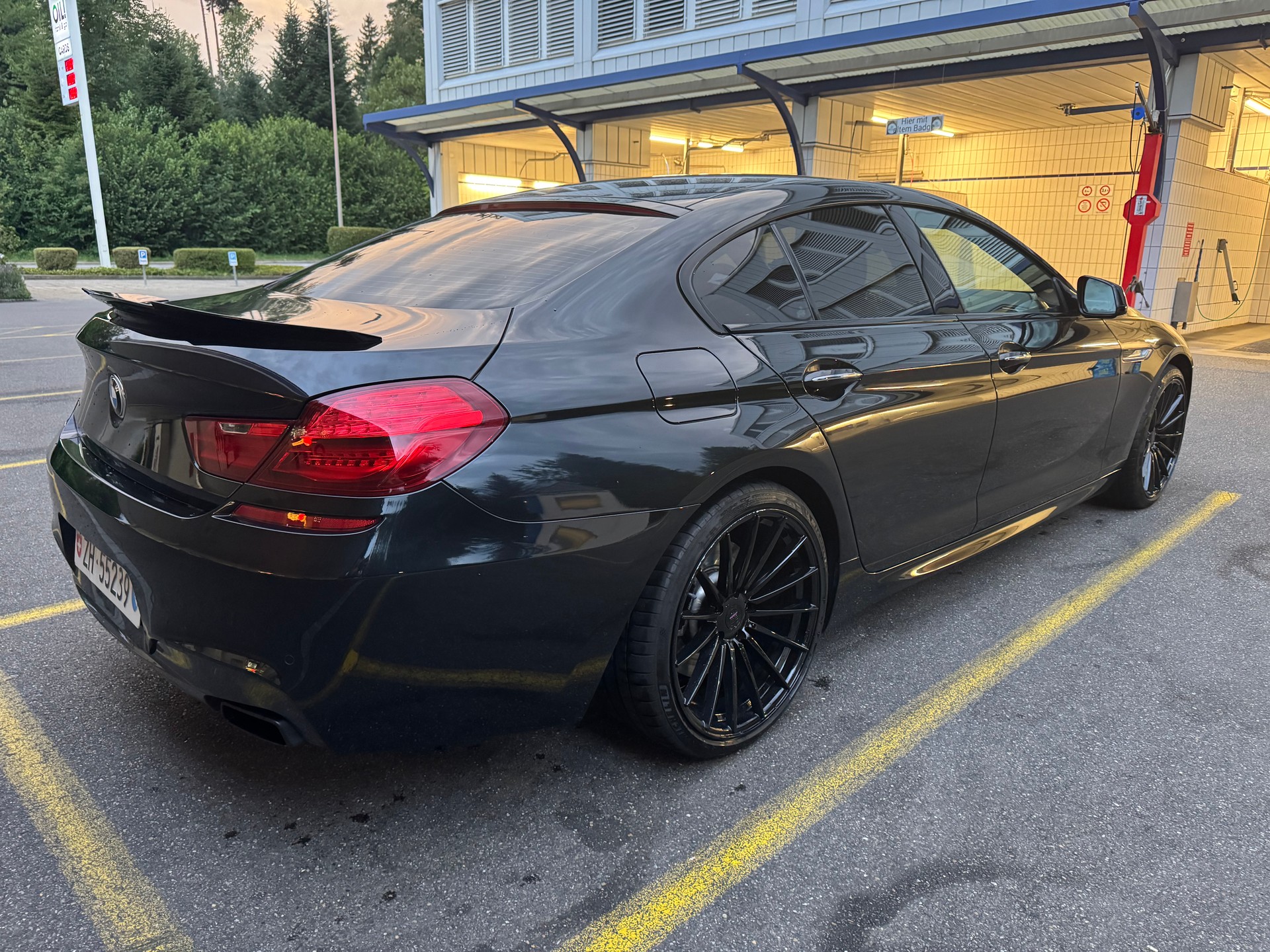 BMW 650i xDrive-image-1