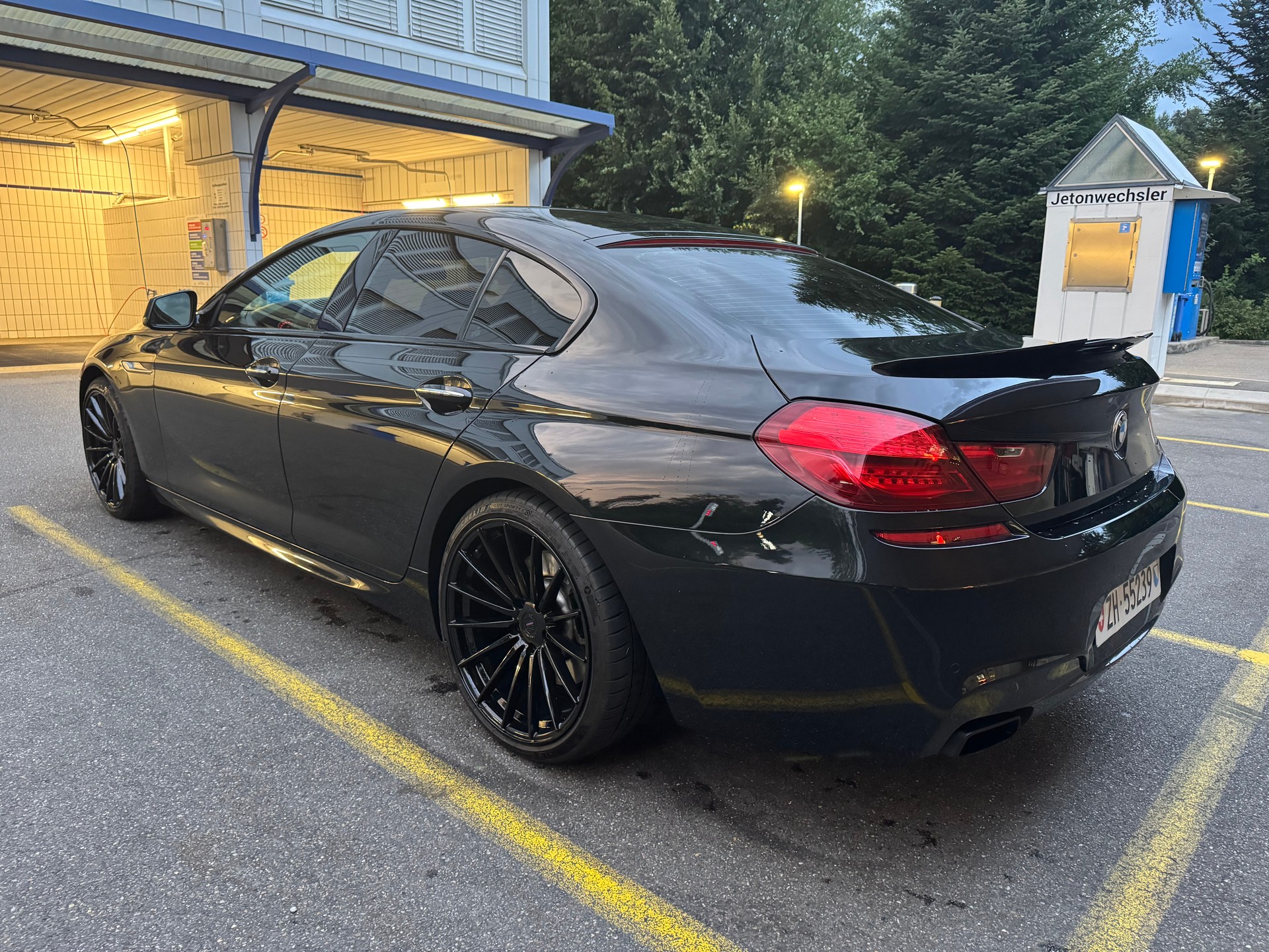 BMW 650i xDrive-image-3