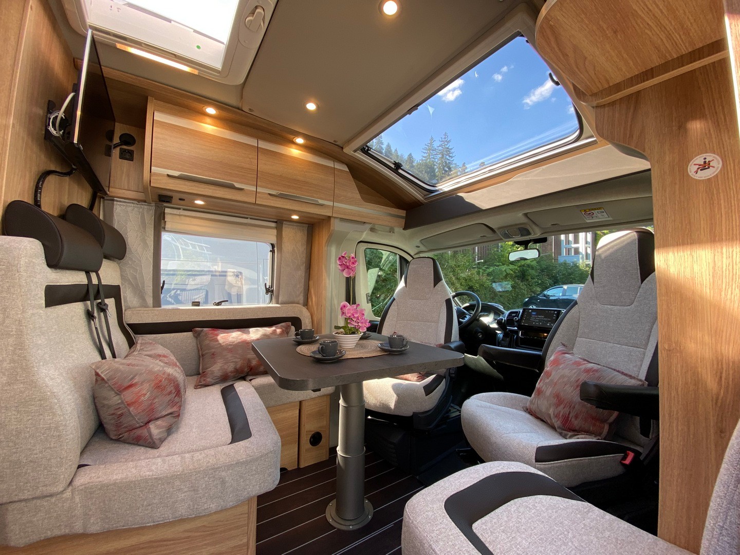 KNAUS Sky TI 650 MEG Platinum, Fiat Ducato 2.2MJ 180PS Automat-image-3