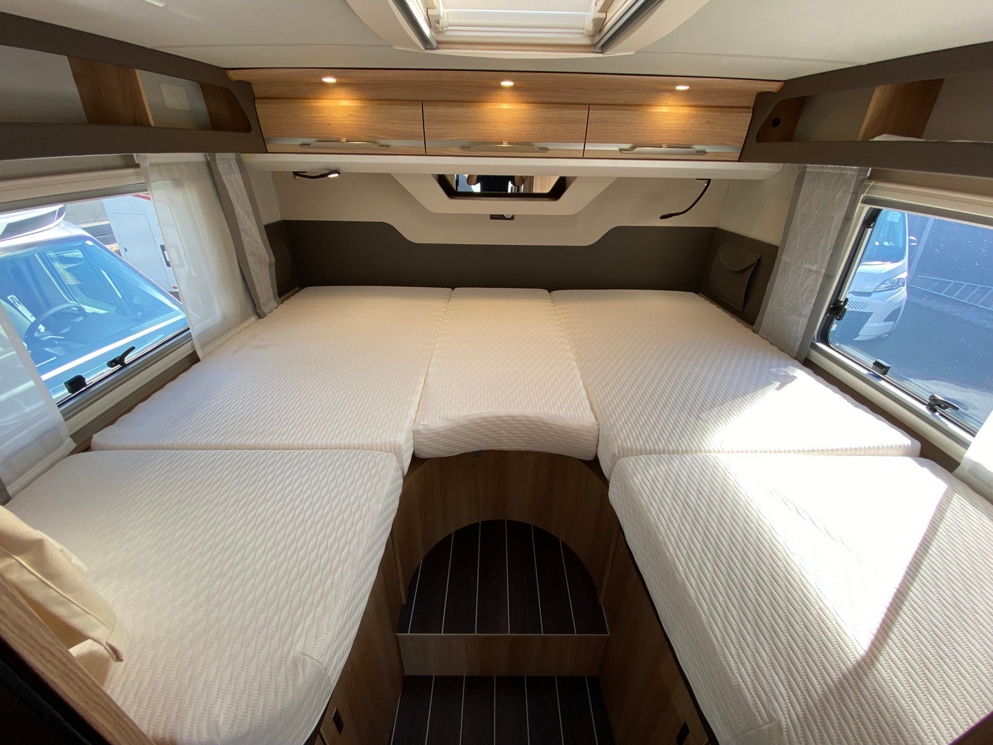 KNAUS Sky TI 650 MEG Platinum, Fiat Ducato 2.2MJ 180PS Automat-image-14