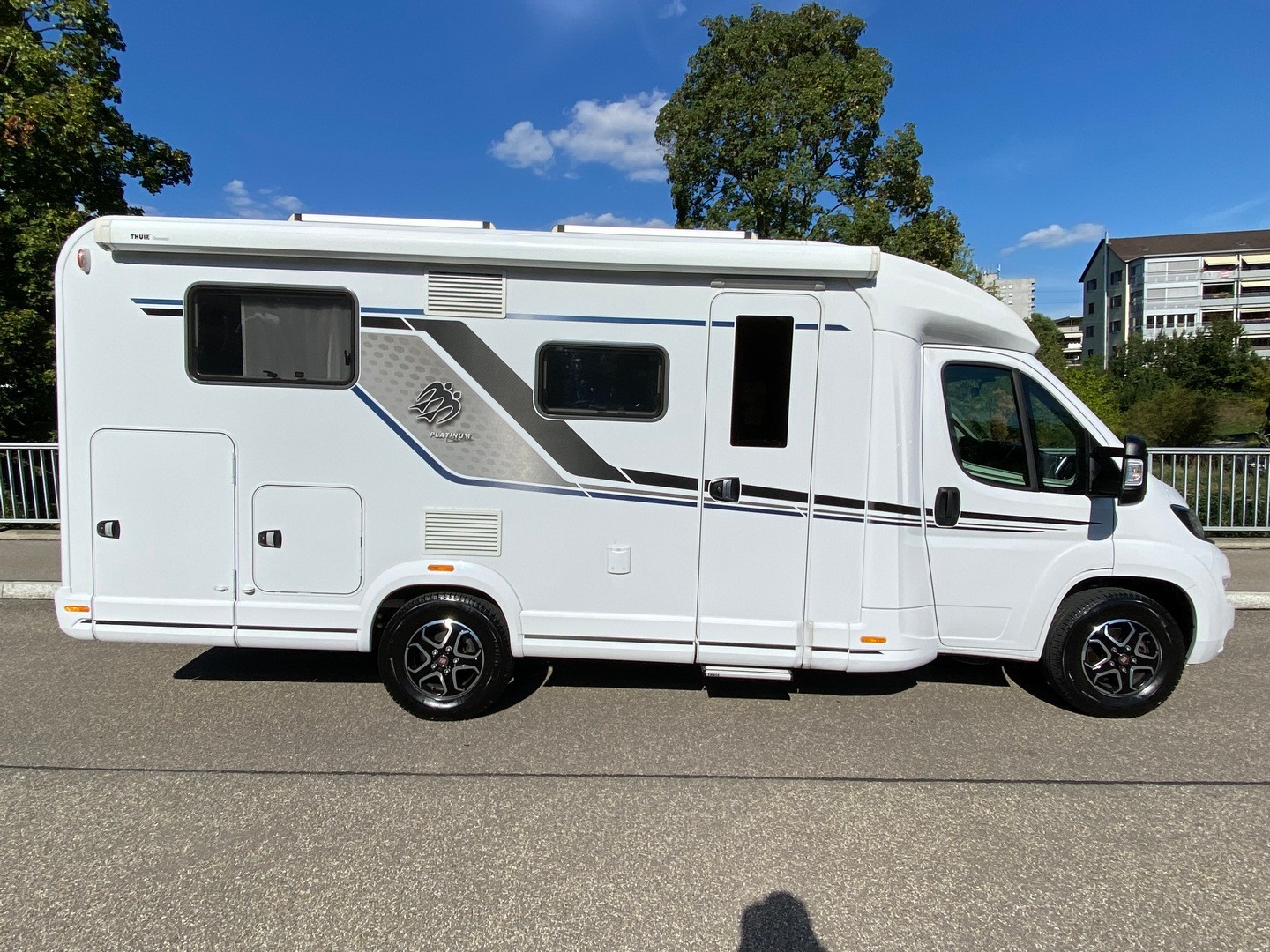 KNAUS Sky TI 650 MEG Platinum, Fiat Ducato 2.2MJ 180PS Automat-image-1