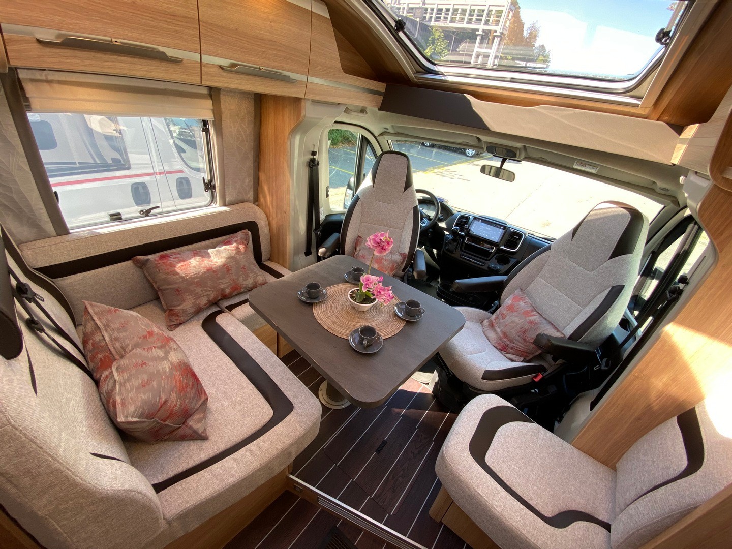 KNAUS Sky TI 650 MEG Platinum, Fiat Ducato 2.2MJ 180PS Automat-image-6