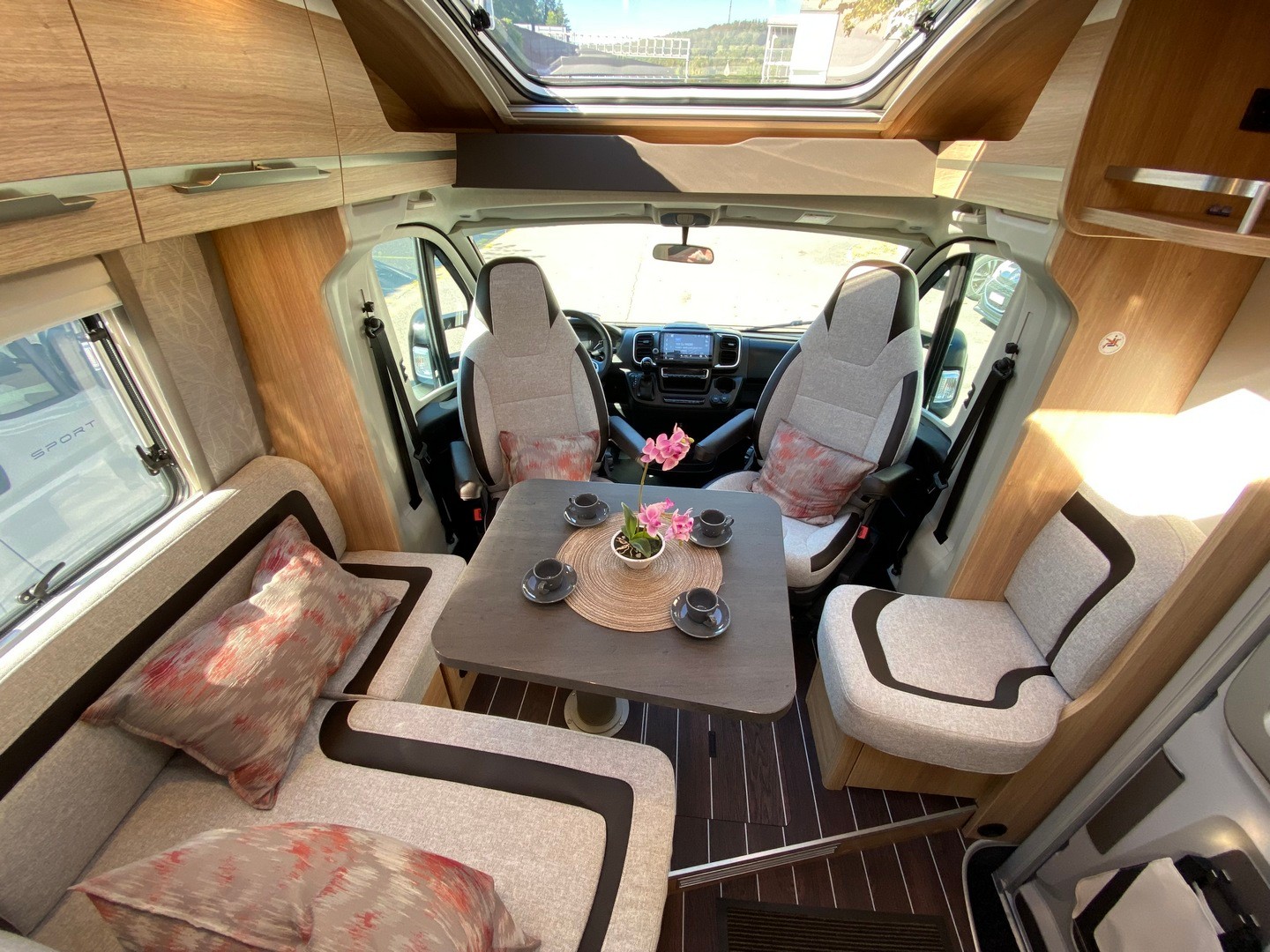 KNAUS Sky TI 650 MEG Platinum, Fiat Ducato 2.2MJ 180PS Automat-image-7